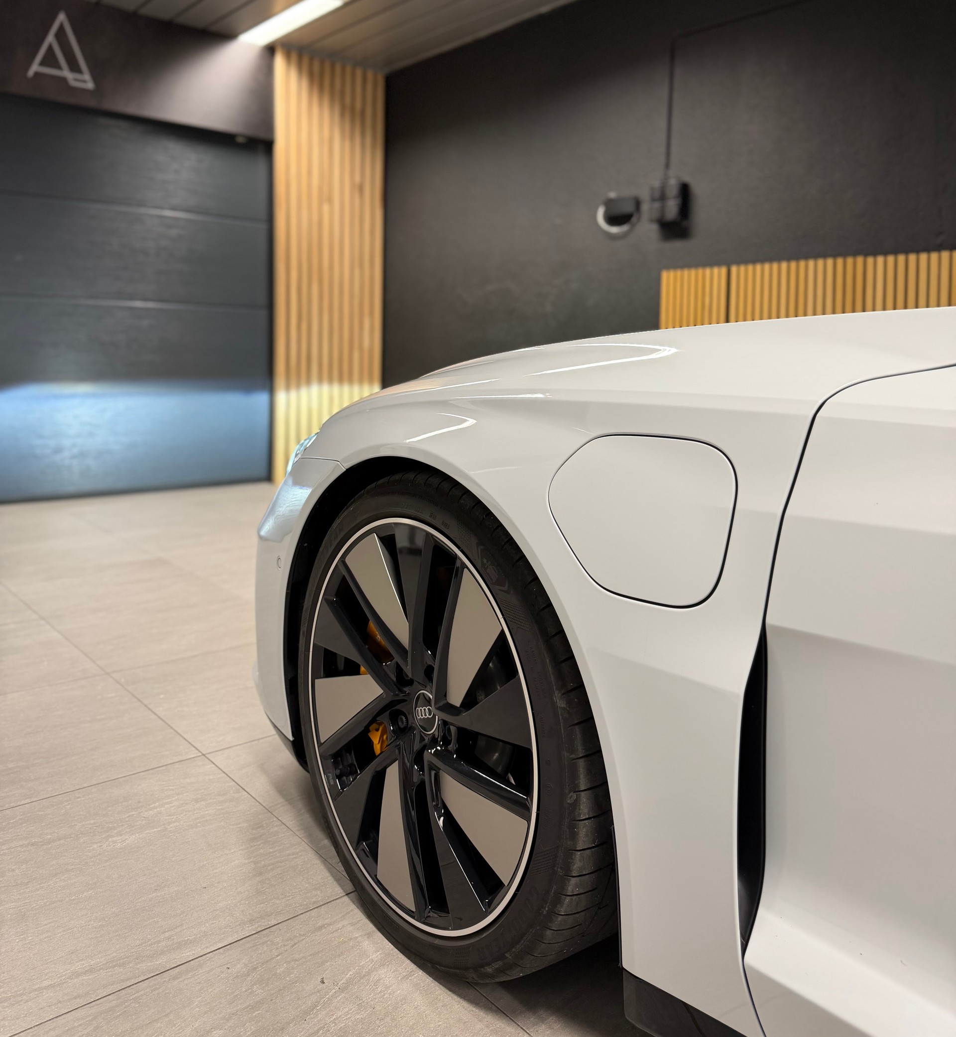 AUDI e-tron GT quattro-image-5