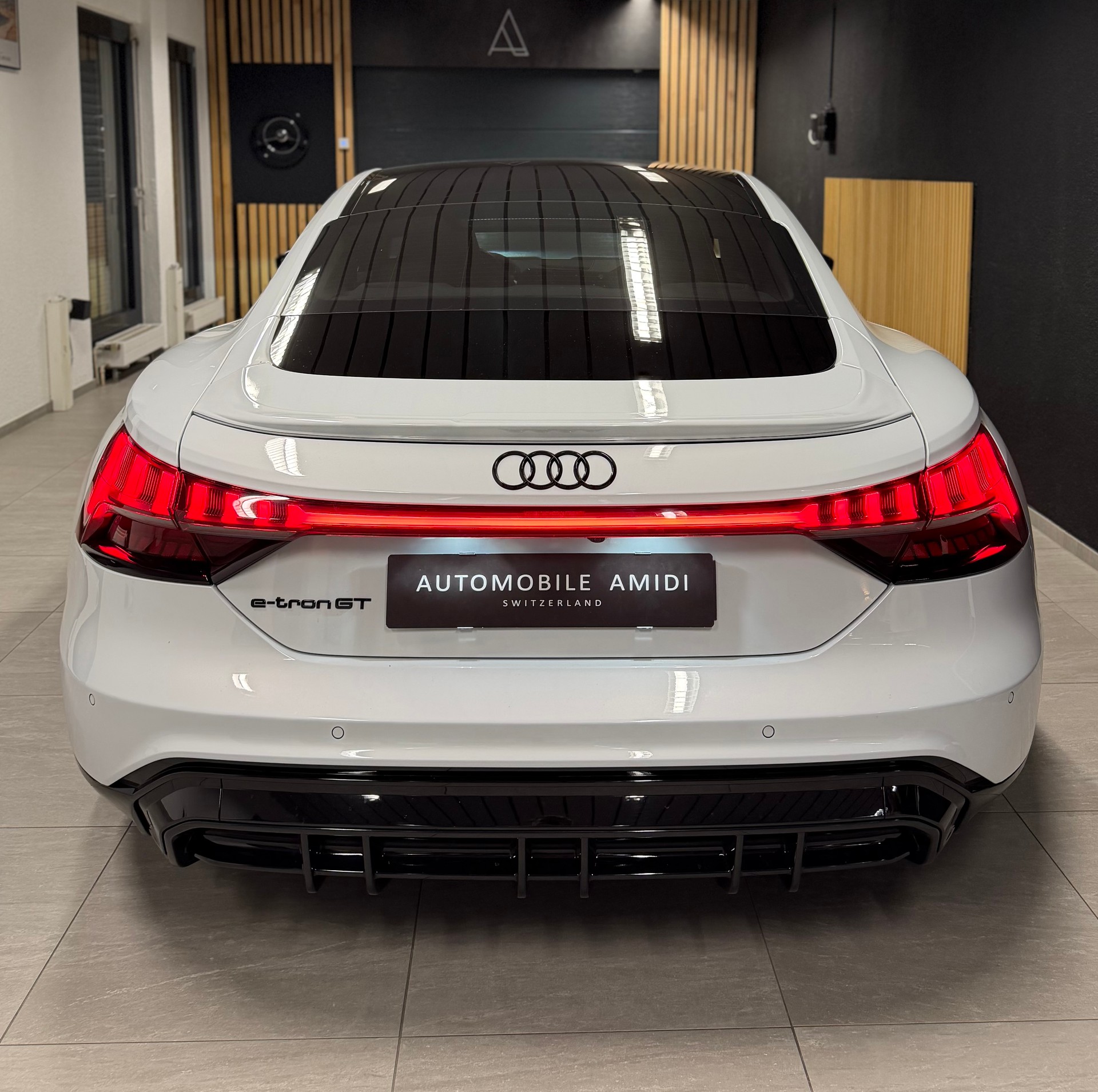 AUDI e-tron GT quattro-image-3