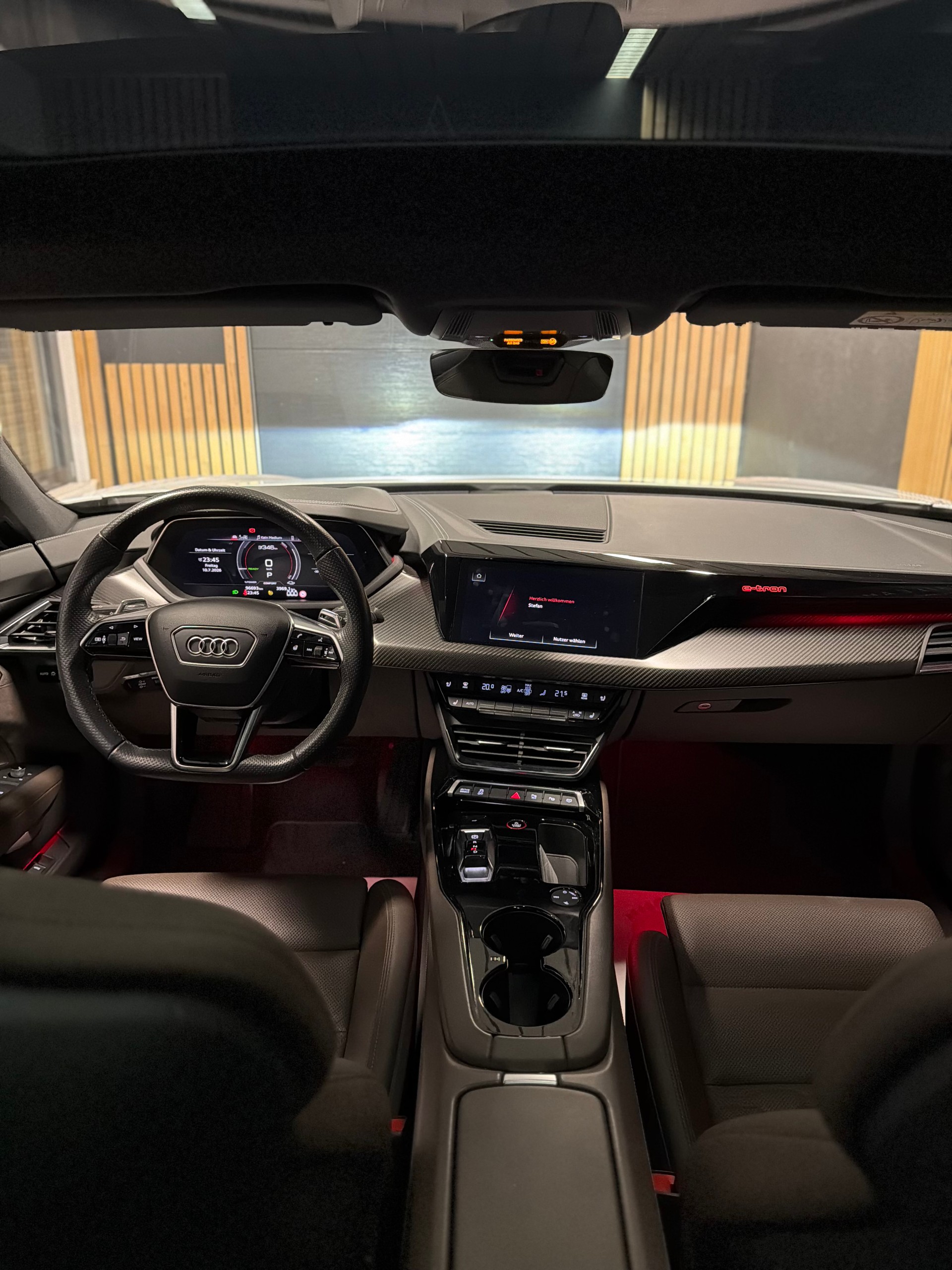 AUDI e-tron GT quattro-image-8