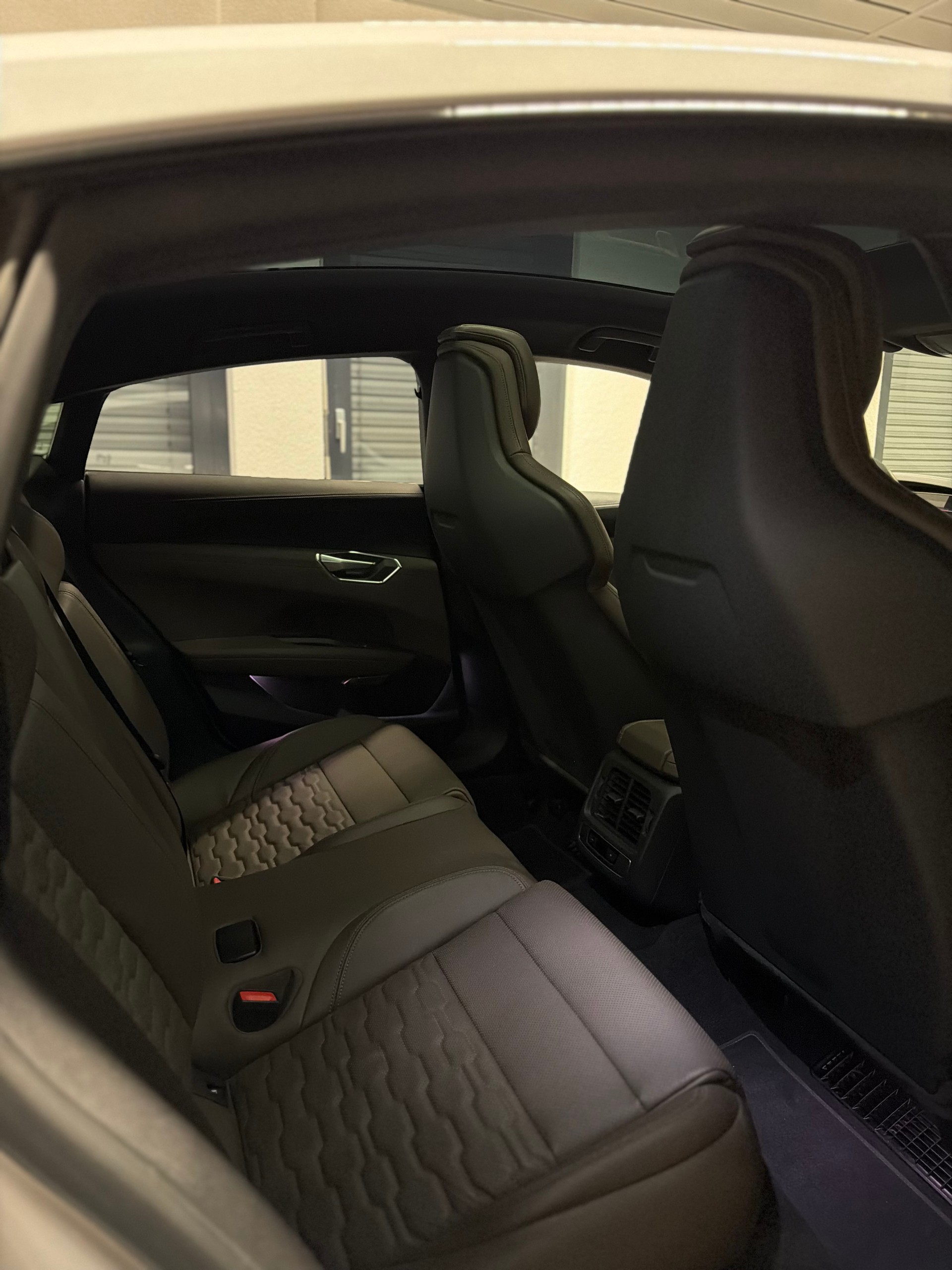 AUDI e-tron GT quattro-image-14