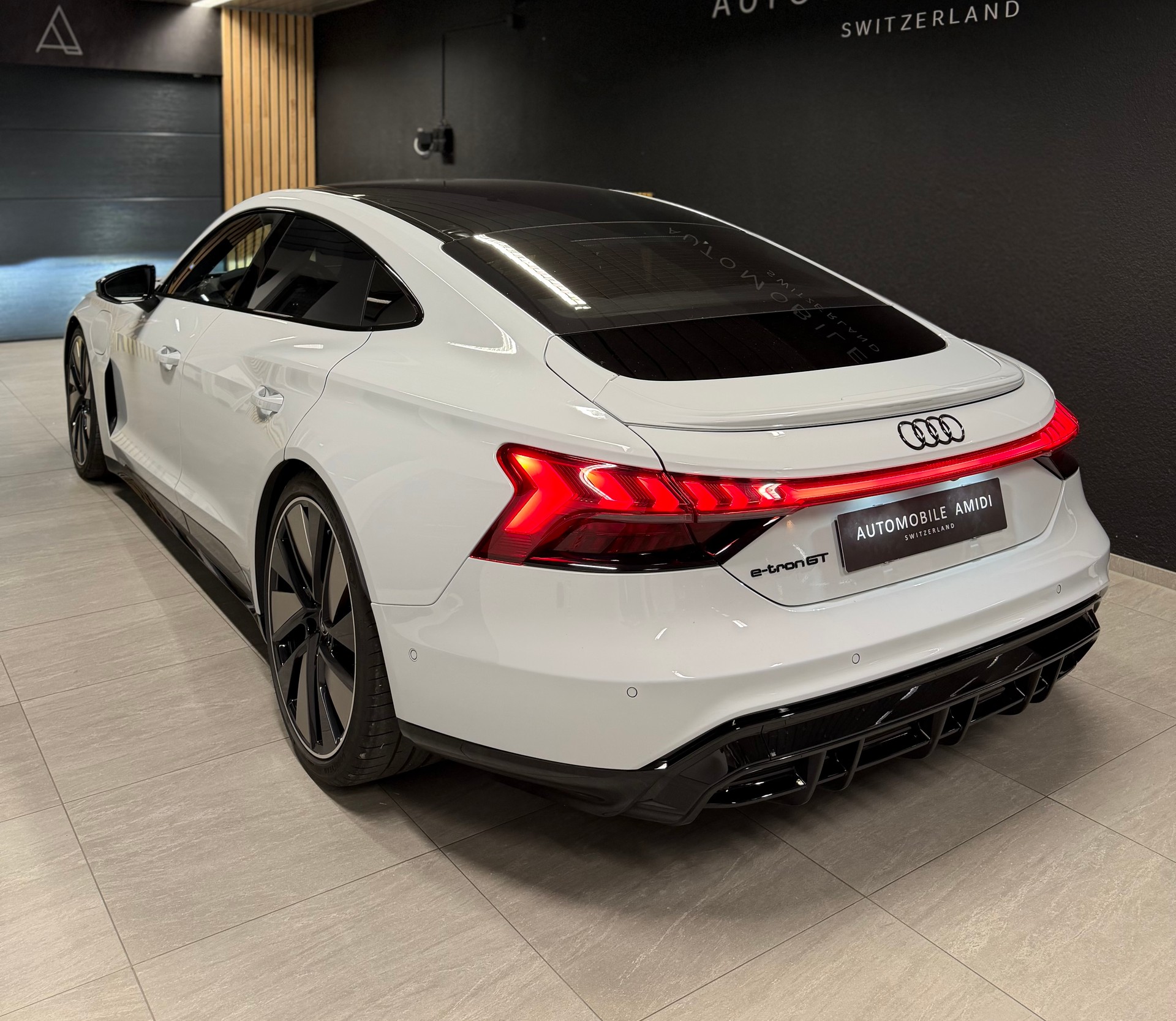 AUDI e-tron GT quattro-image-2