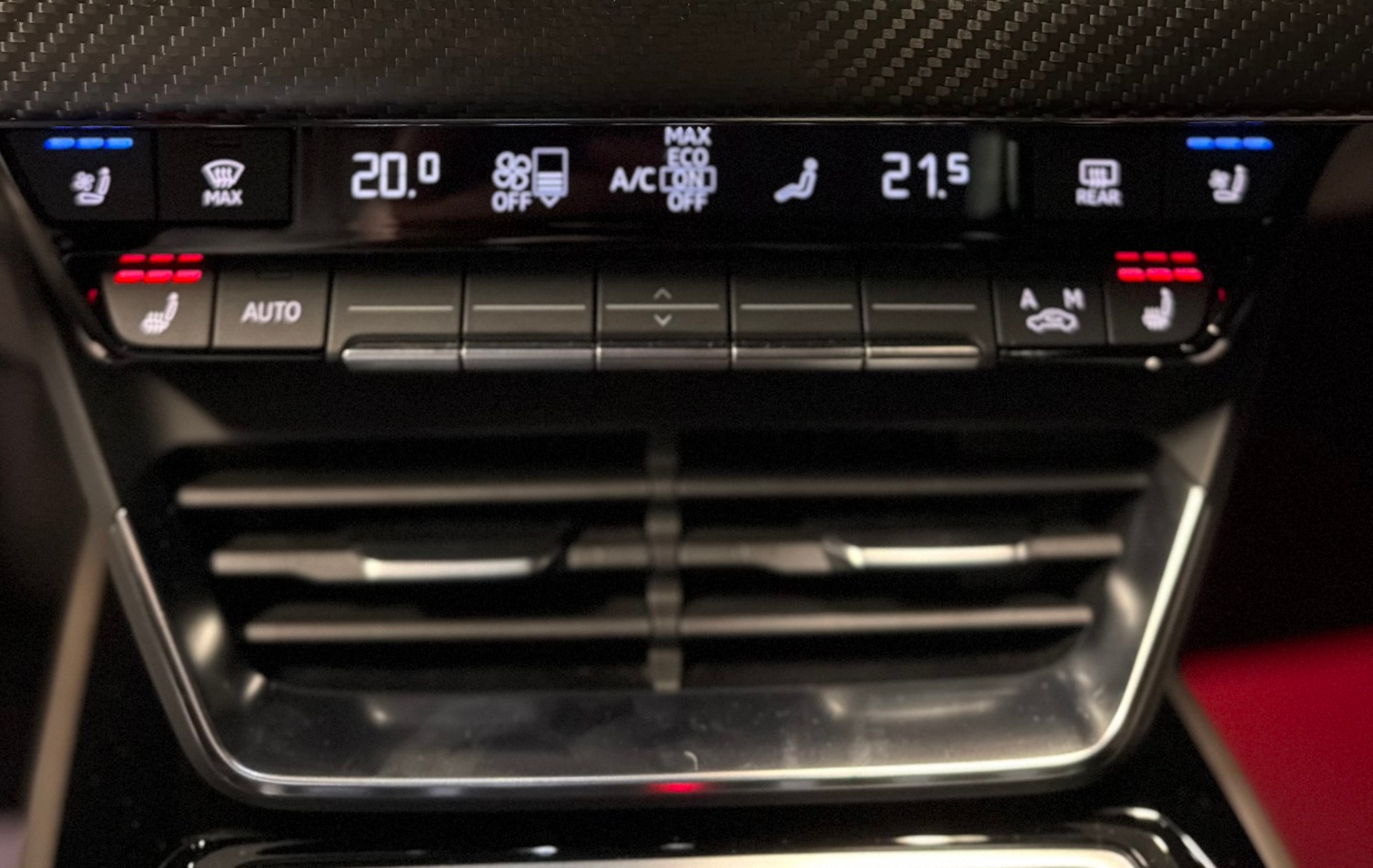AUDI e-tron GT quattro-image-23