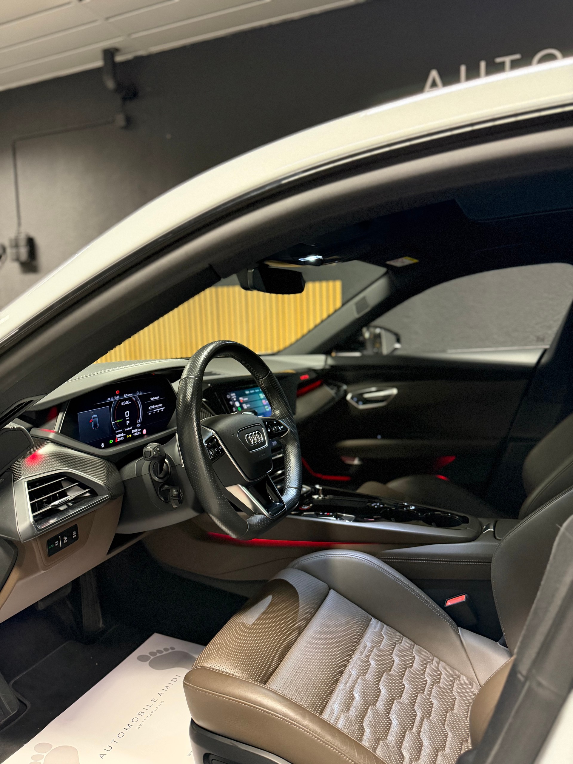 AUDI e-tron GT quattro-image-6