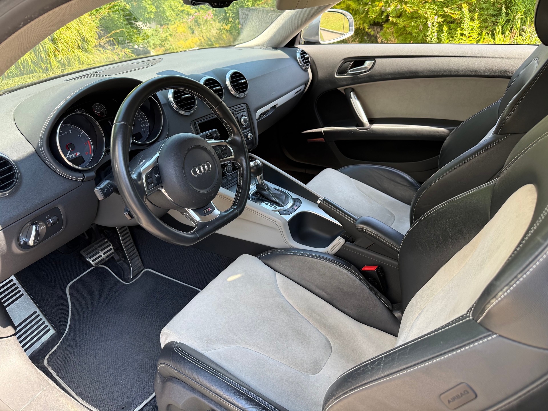 AUDI TTS-image-2