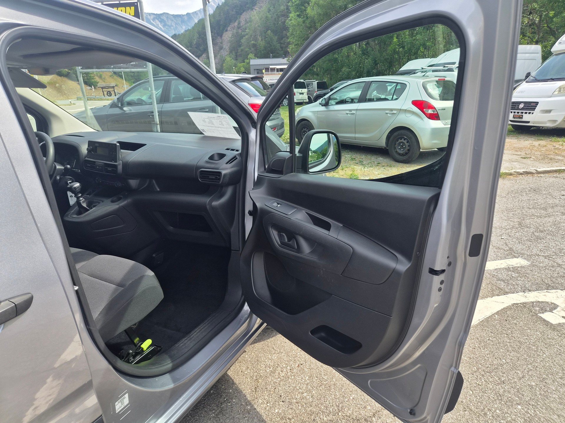 FIAT Doblo 1.5 BlueHDi L1 930kg Swiss Plus-image-10