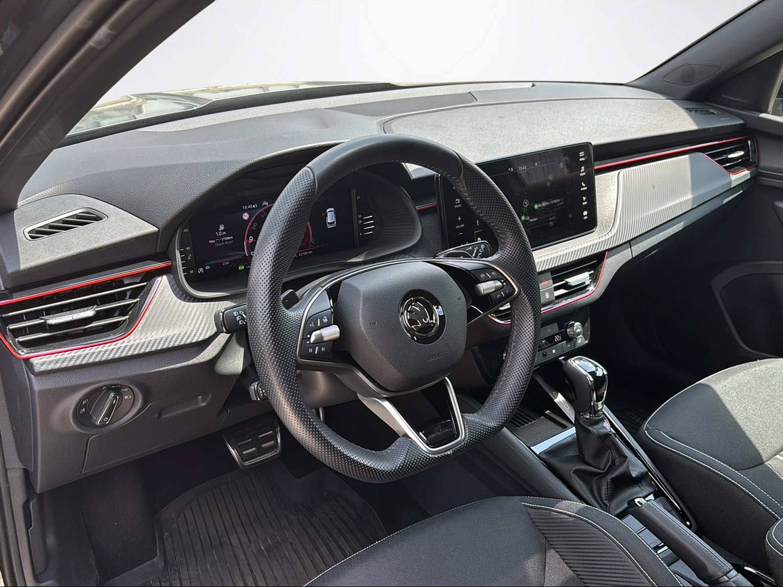 SKODA Kamiq 1.5 TSI Monte Carlo DSG-image-3