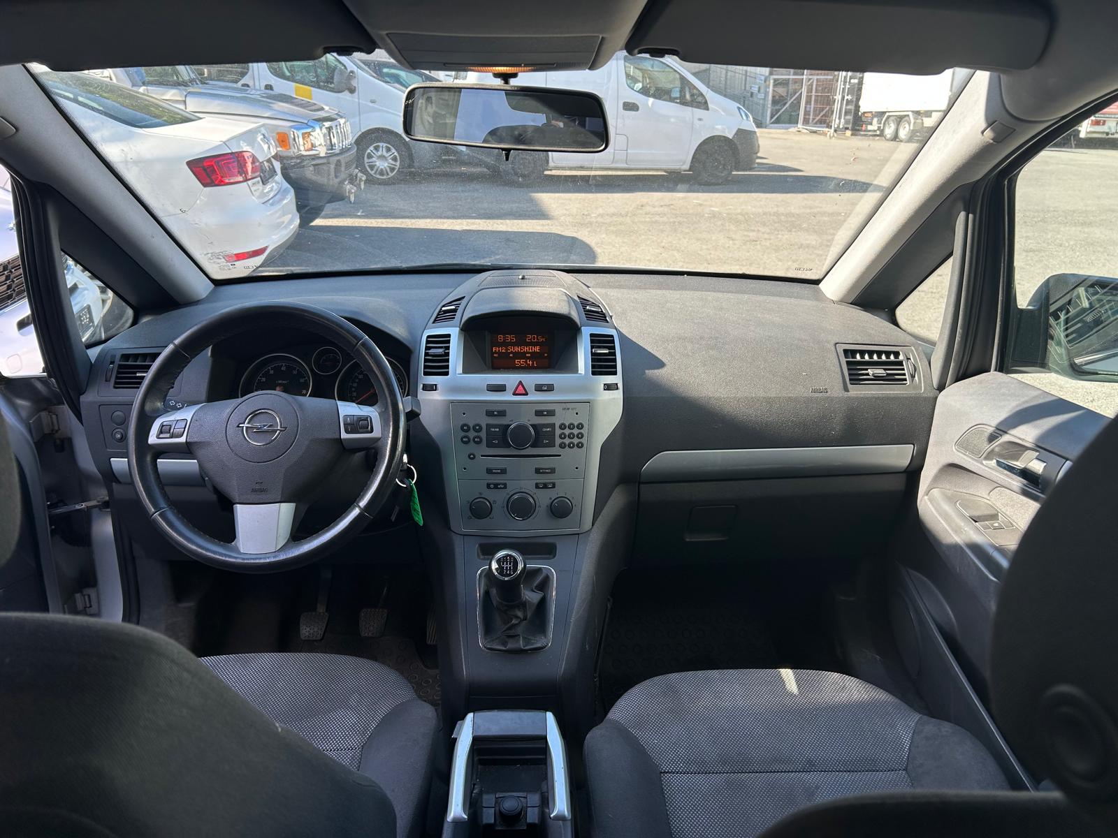 OPEL Zafira 2.2i 16V Cosmo
