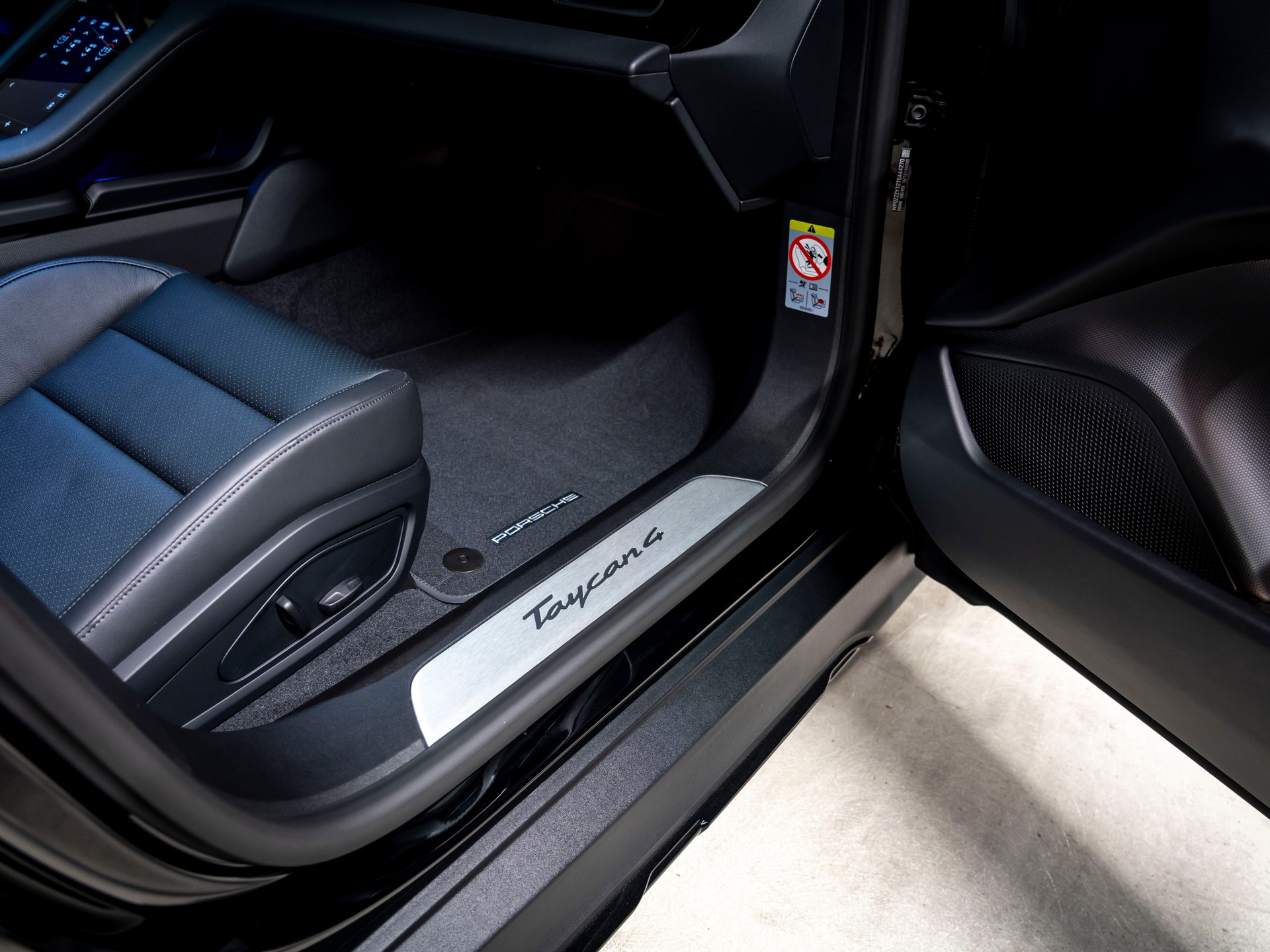 PORSCHE Taycan CrossTurismo 4 104kWh-image-13