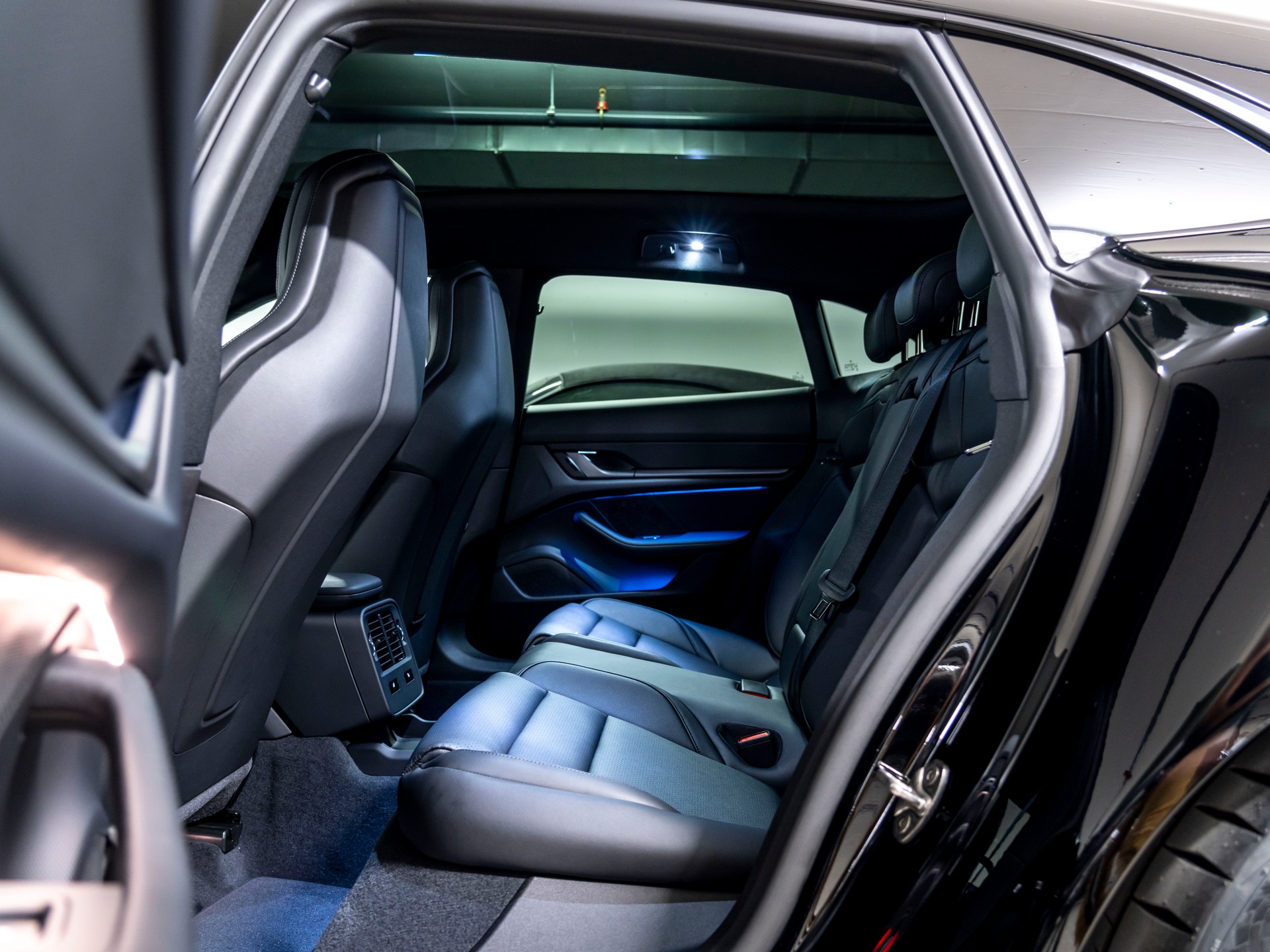 PORSCHE Taycan CrossTurismo 4 104kWh-image-16
