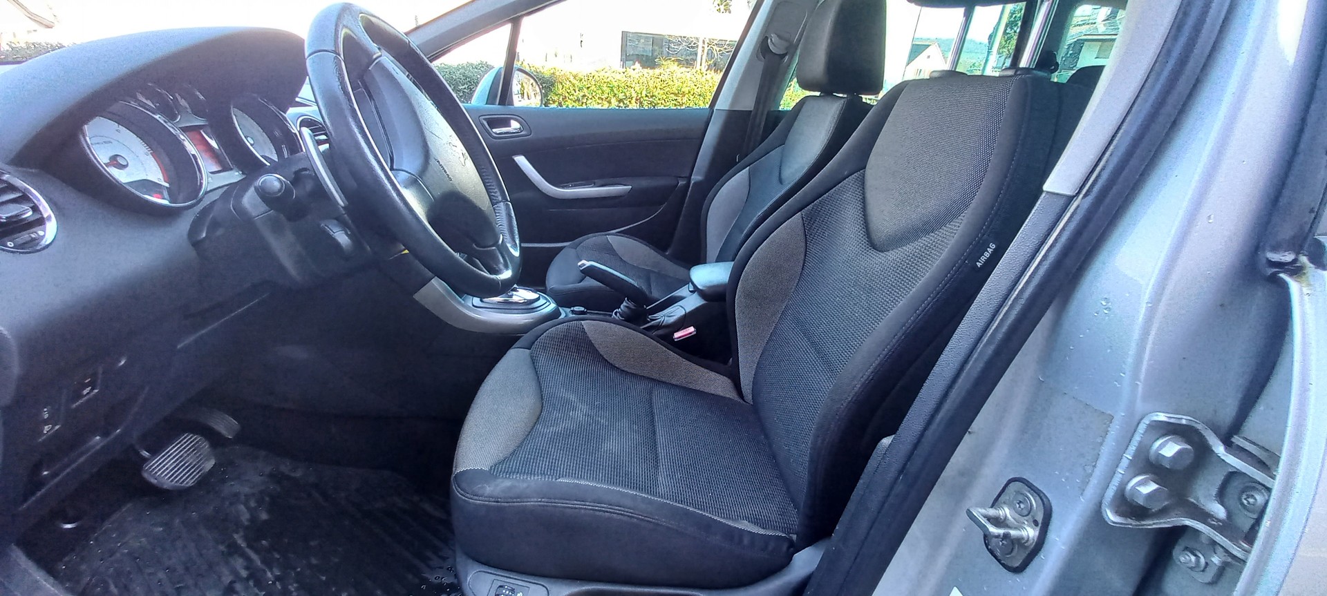 PEUGEOT 308 SW 1.6 HDI Business EGS6-image-10