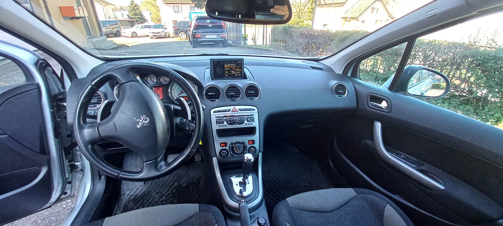 PEUGEOT 308 SW 1.6 HDI Business EGS6-image-8