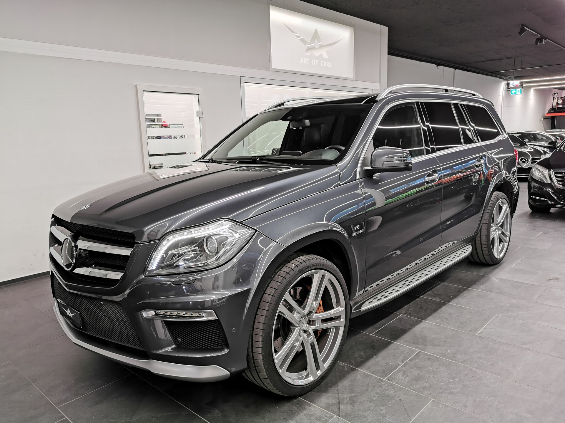 MERCEDES-BENZ GL 63 AMG 4Matic Speedshift Plus 7G-Tronic-image-2