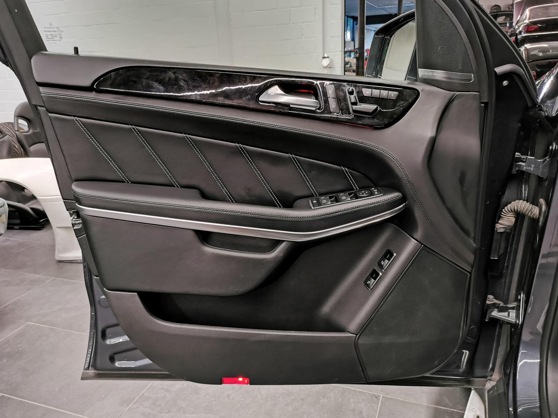 MERCEDES-BENZ GL 63 AMG 4Matic Speedshift Plus 7G-Tronic-image-10
