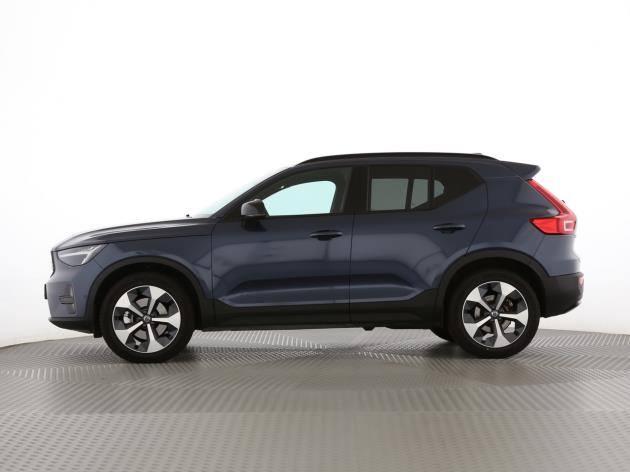 VOLVO XC40 2.0 B3 MH Plus Dark-image-1