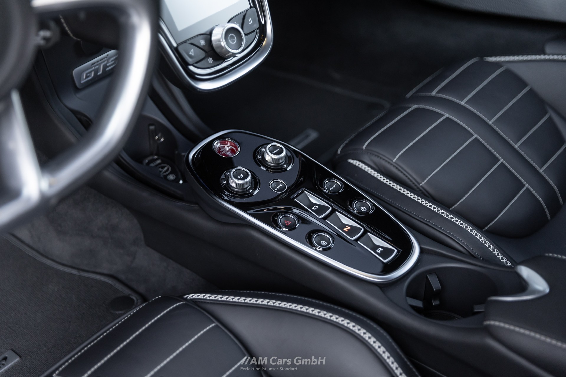McLAREN GTS-image-10