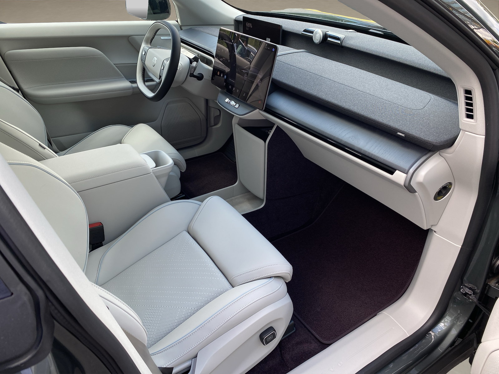 VOLVO EX60 Twin Ultra AWD-image-12
