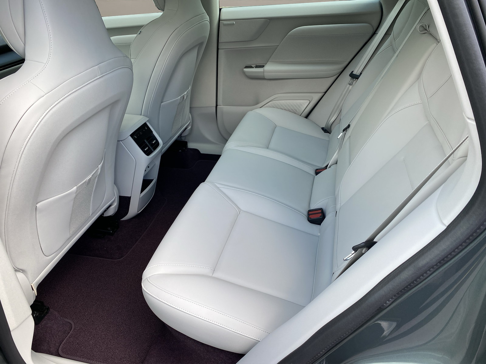 VOLVO EX60 Twin Ultra AWD-image-9