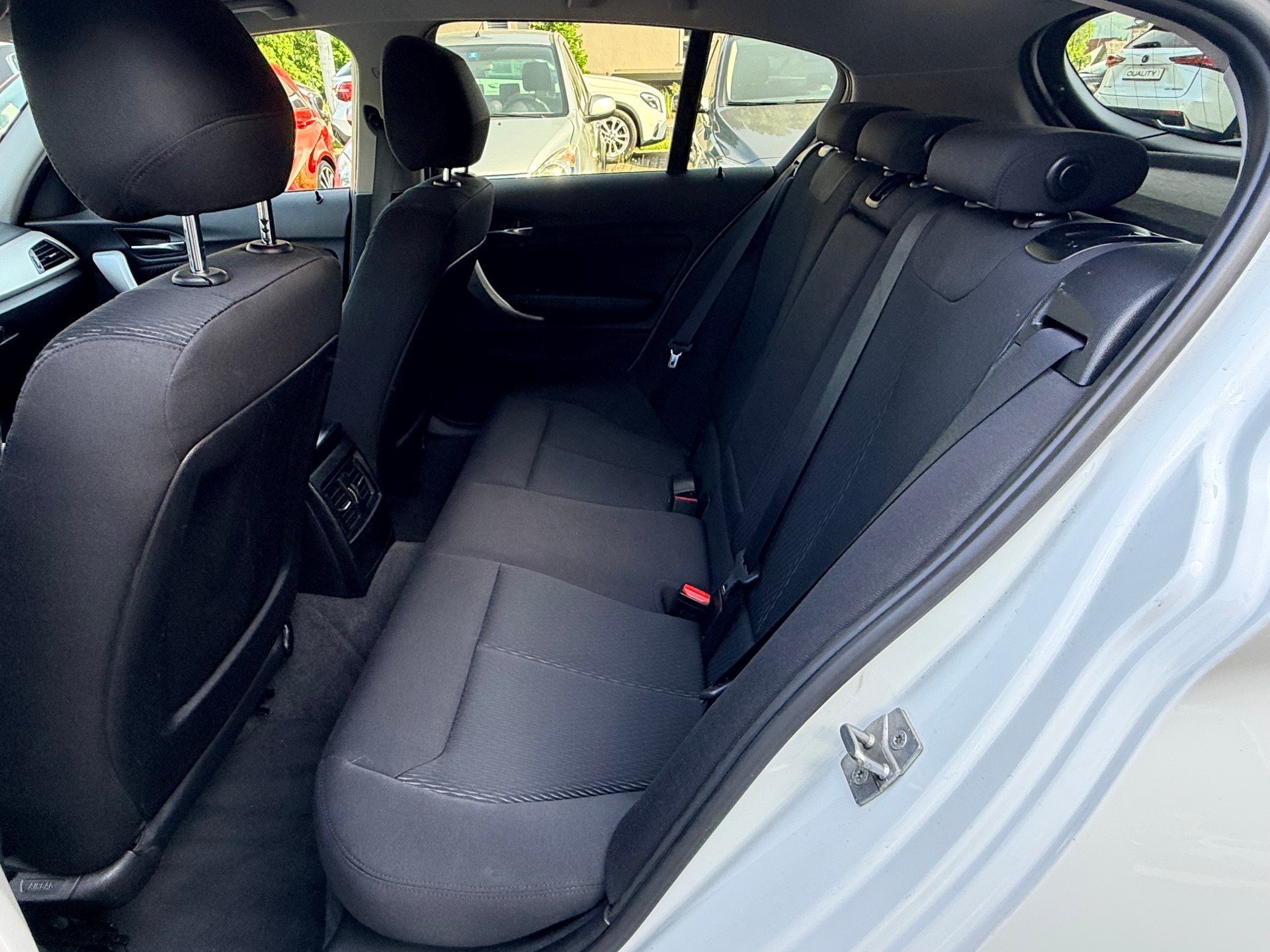 BMW 116i Urban Line-image-11