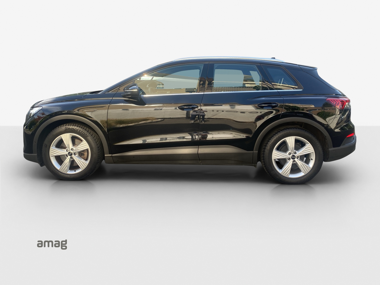 AUDI Q4 e-tron 45 quattro-image-1