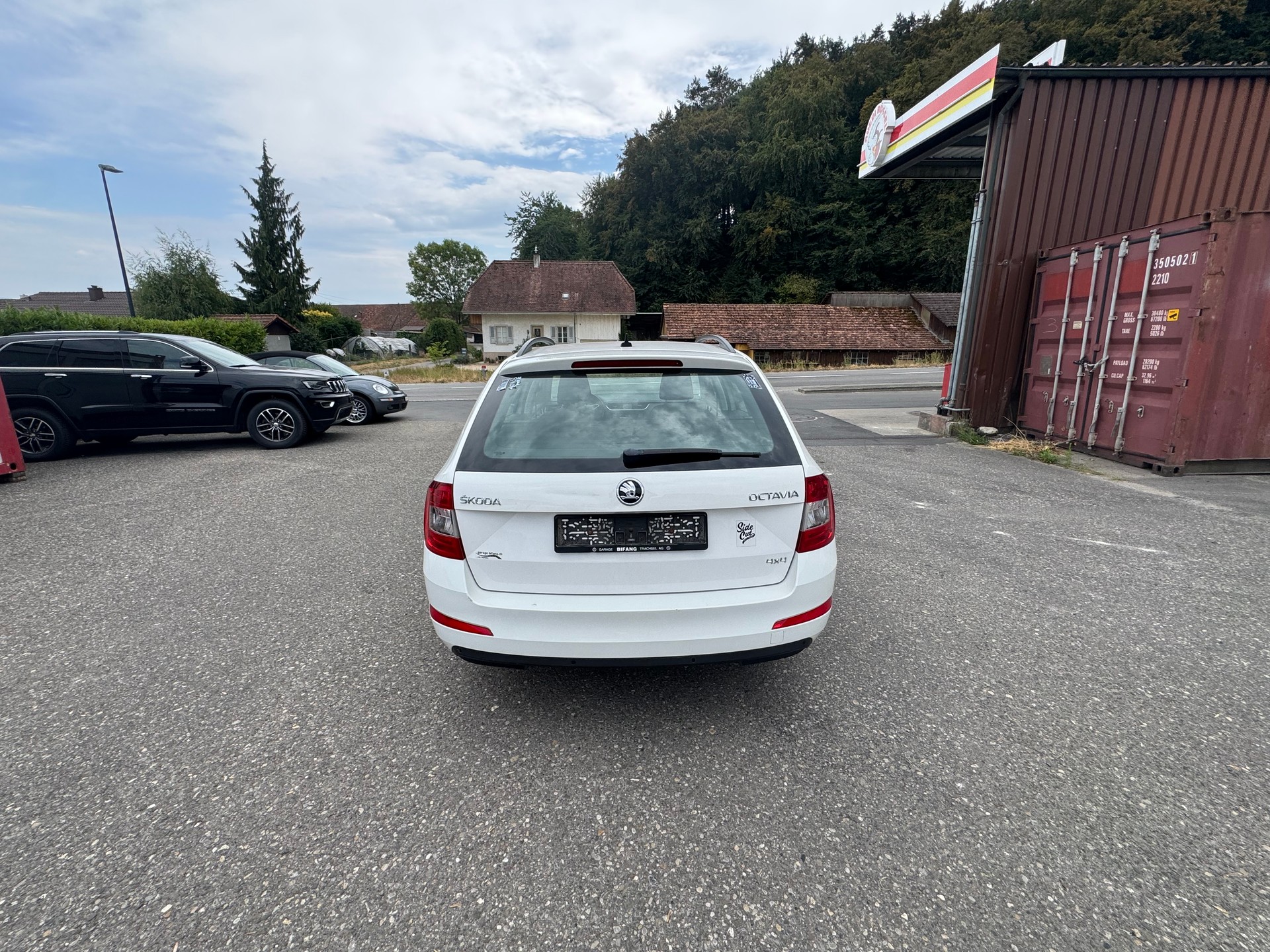 SKODA Octavia Combi 2.0 TDI Swiss Edition 4x4 DSG-image-2