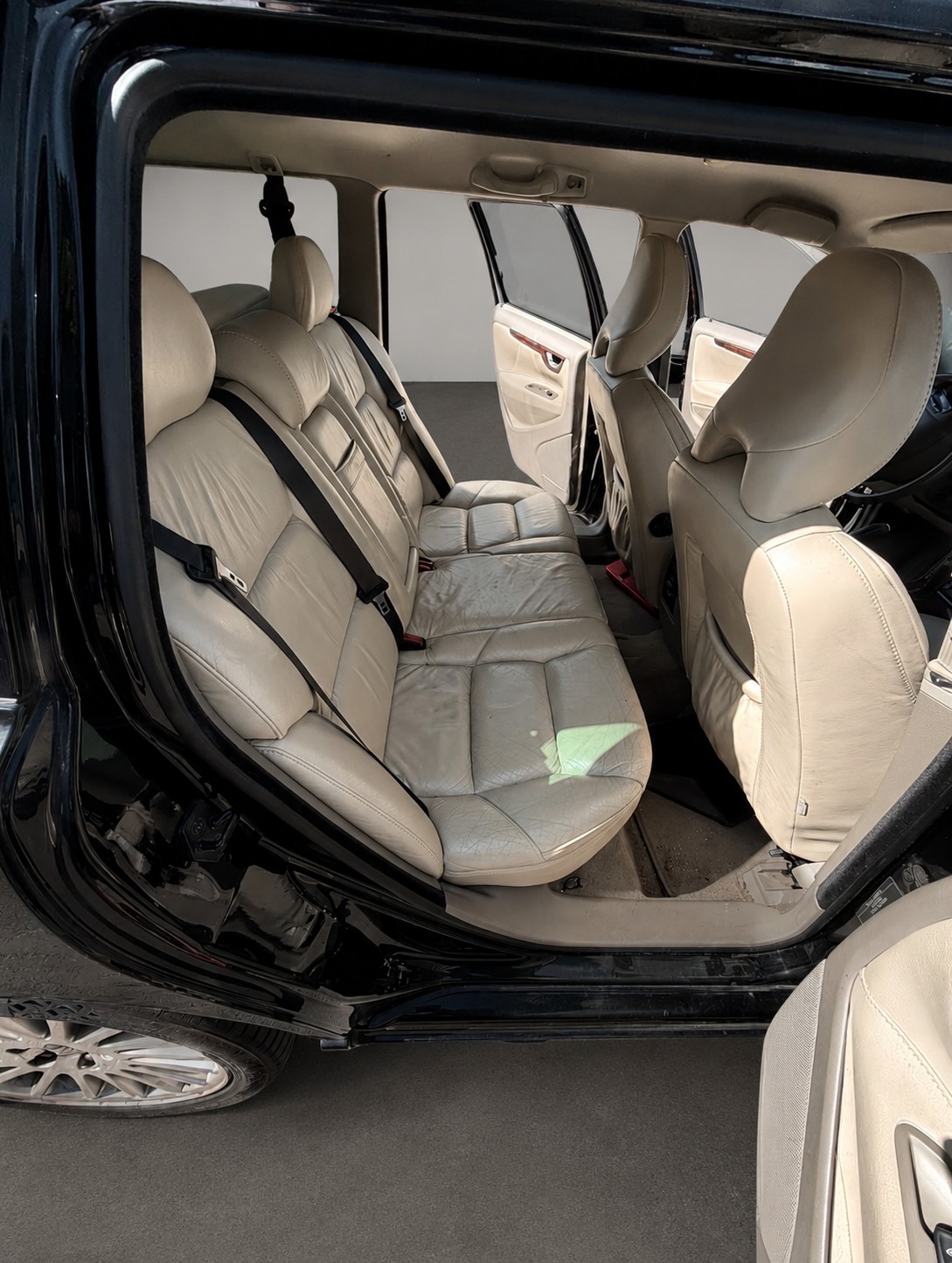 VOLVO VOLVO V70 D5 AWD AUTOMAT-image-6