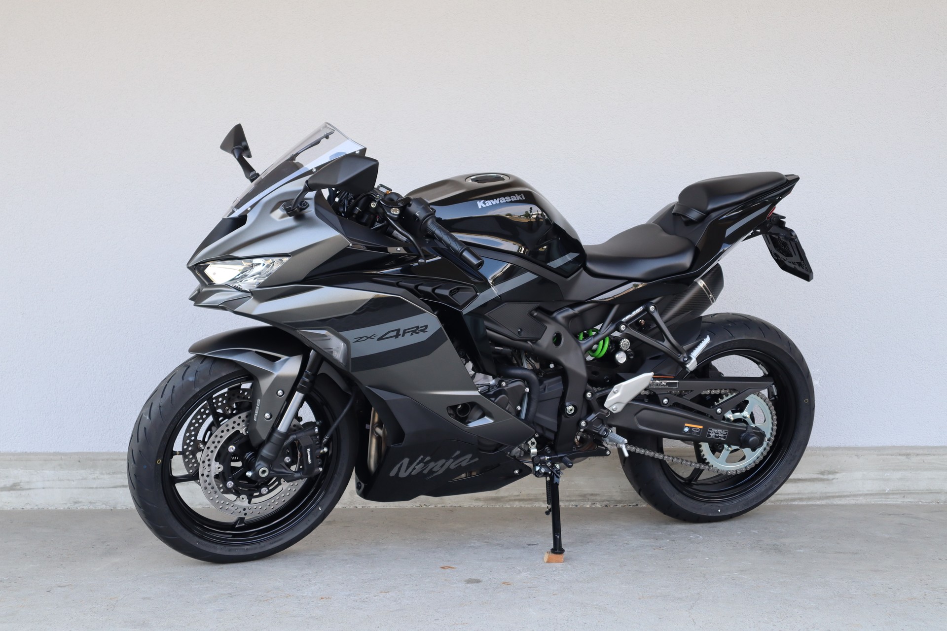 KAWASAKI Ninja ZX-4RR-image-4