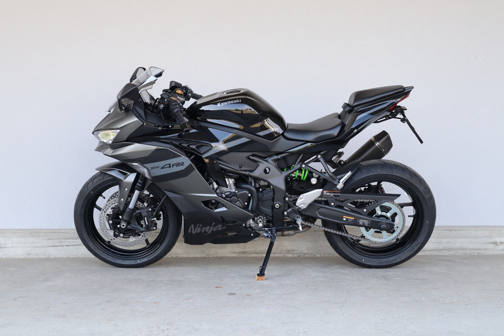 KAWASAKI Ninja ZX-4RR-showroom-element-3