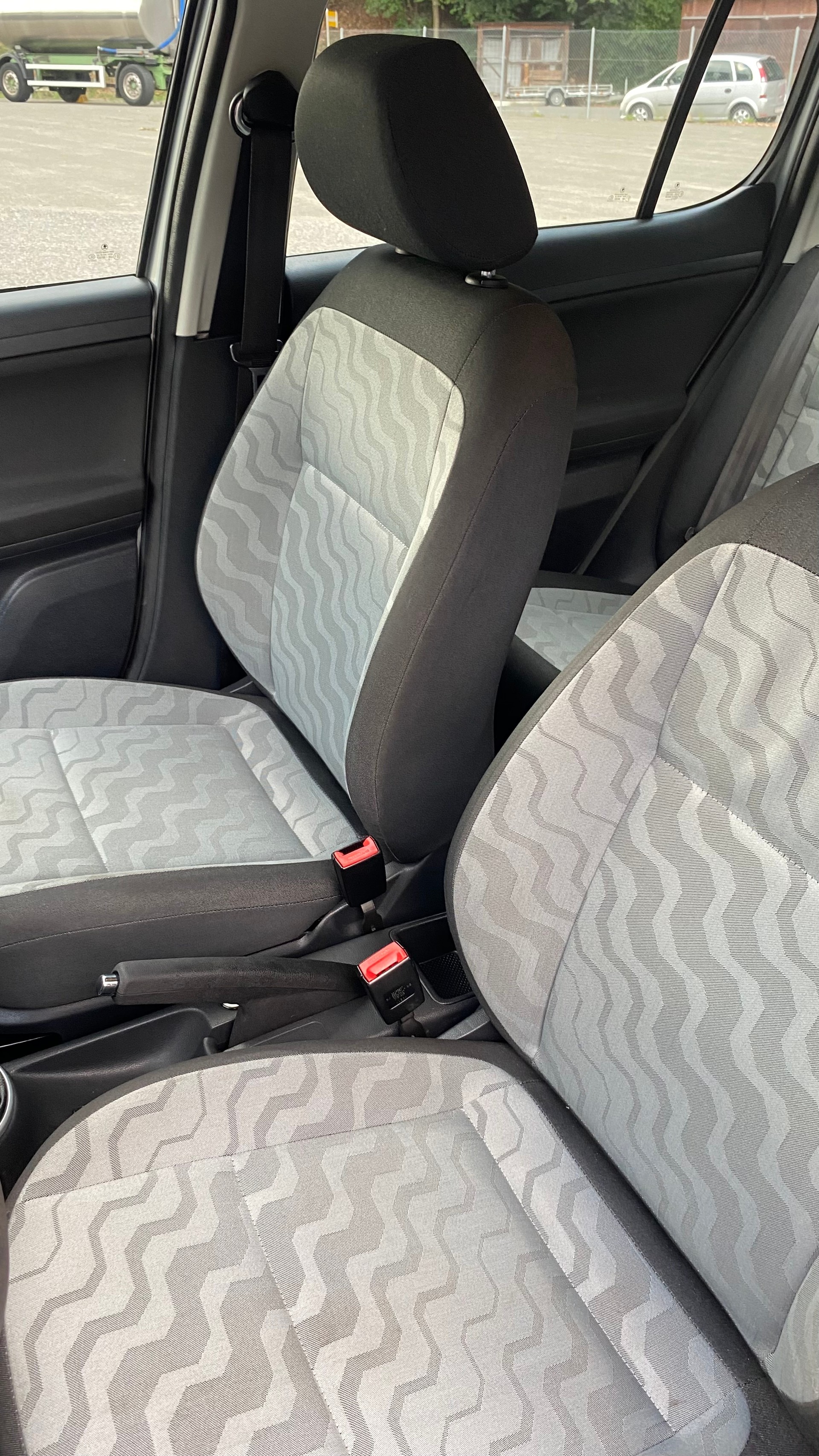 SKODA Fabia 1.2 Entry-image-10