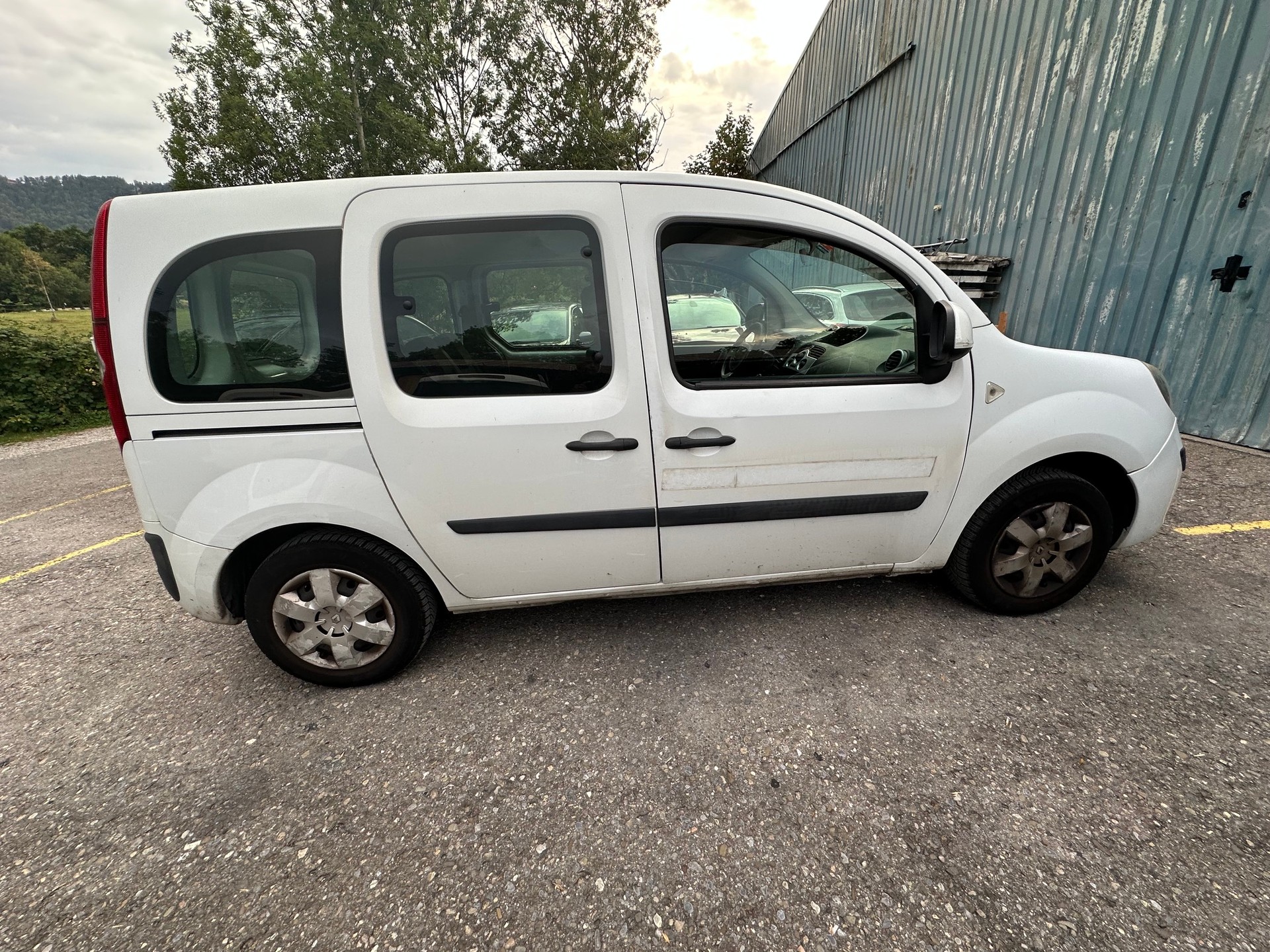 RENAULT Kangoo 1.6 16V Dynamique-image-6