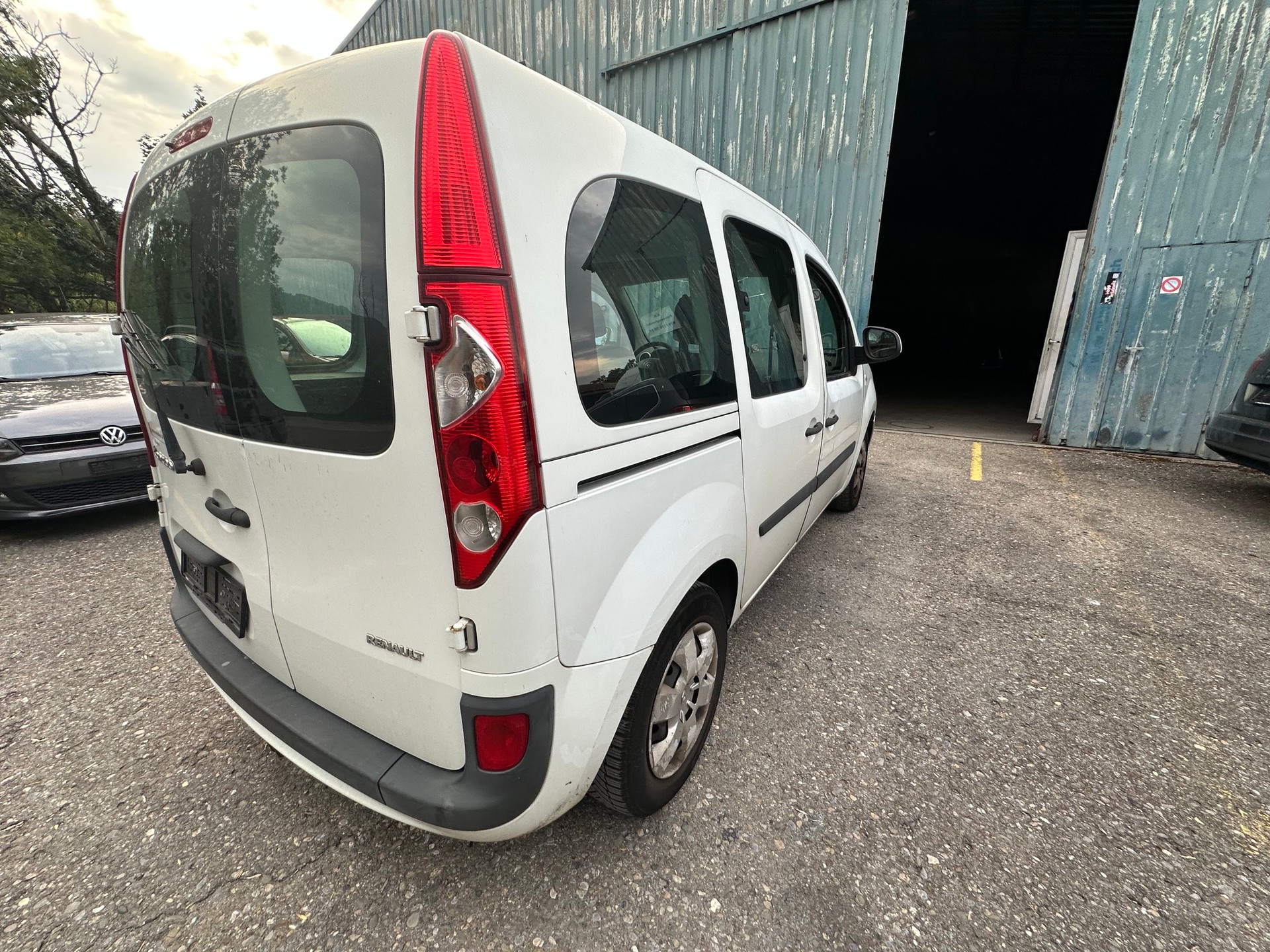 RENAULT Kangoo 1.6 16V Dynamique-image-5
