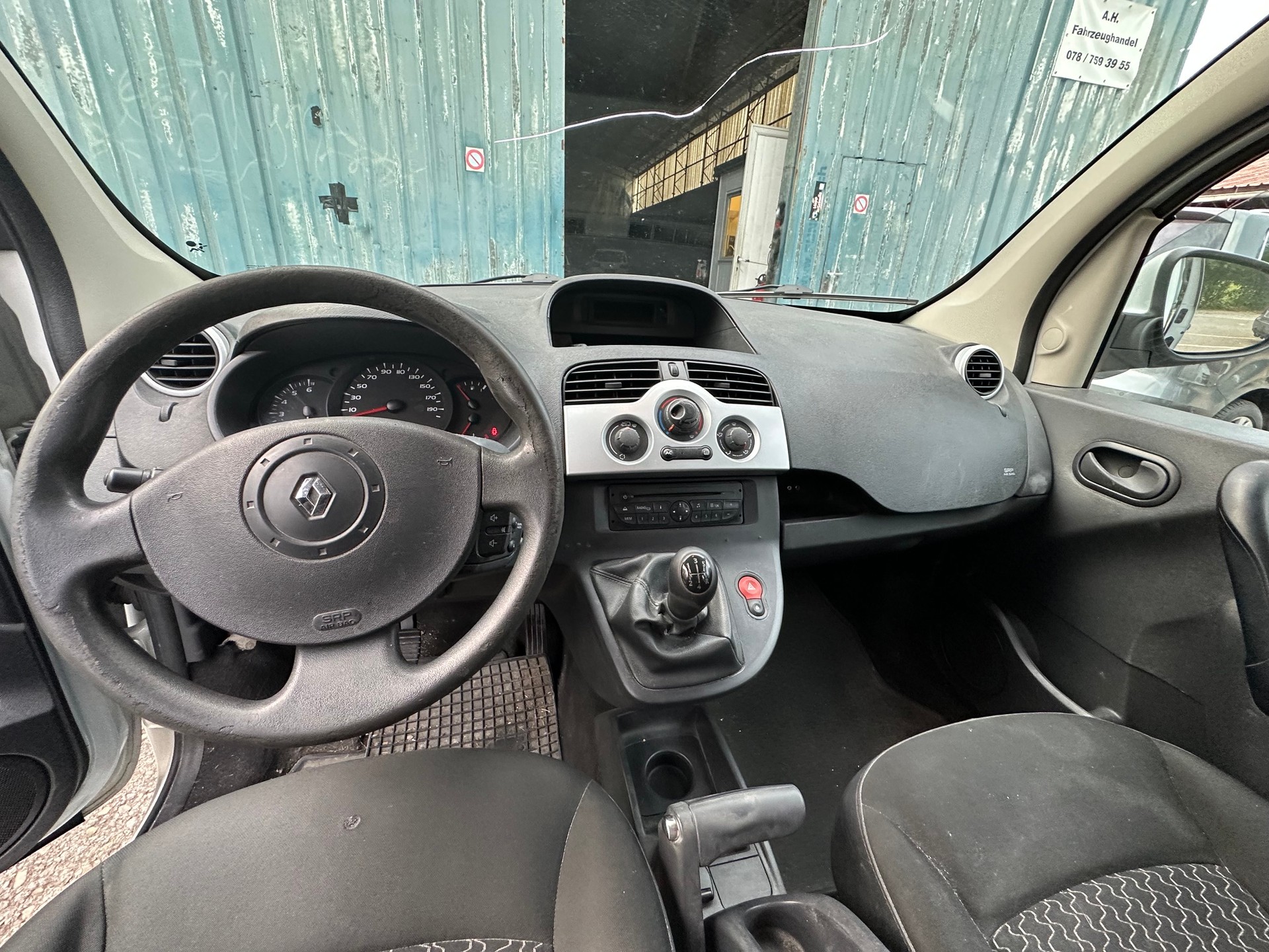 RENAULT Kangoo 1.6 16V Dynamique-image-8