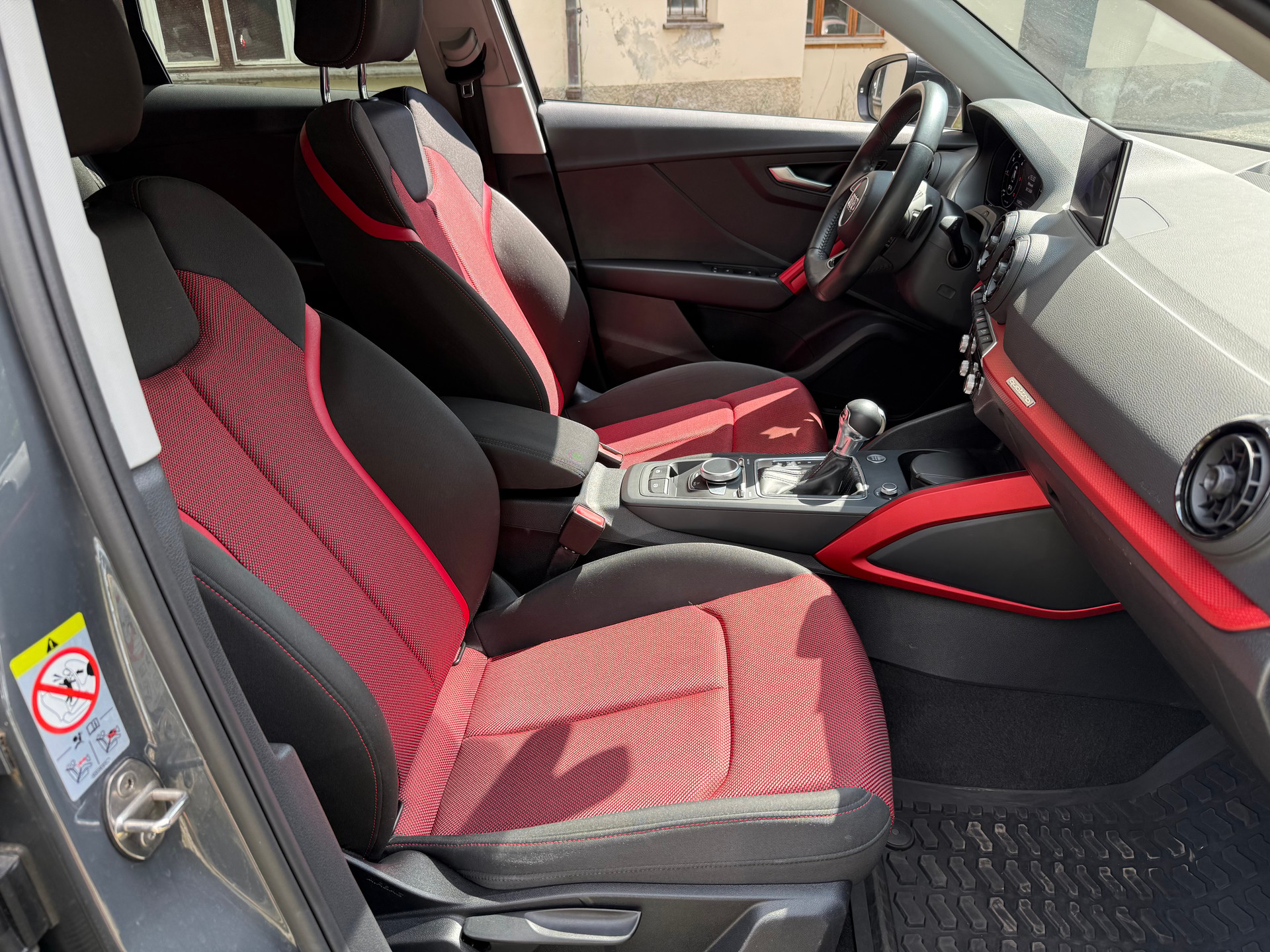 AUDI Q2 2.0 TDI quattro S-tronic-image-12