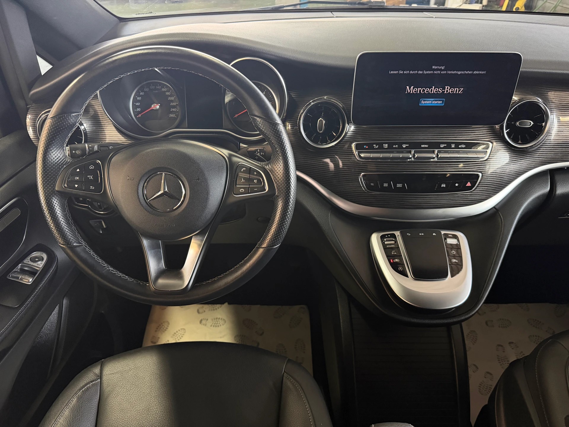 MERCEDES-BENZ V 300 d extralang Avantgarde 9G-Tronic | Ab MFK 01.2026 | Mercedes Garantie | Elektrische Türen L+R | 8-Plätzer-image-16