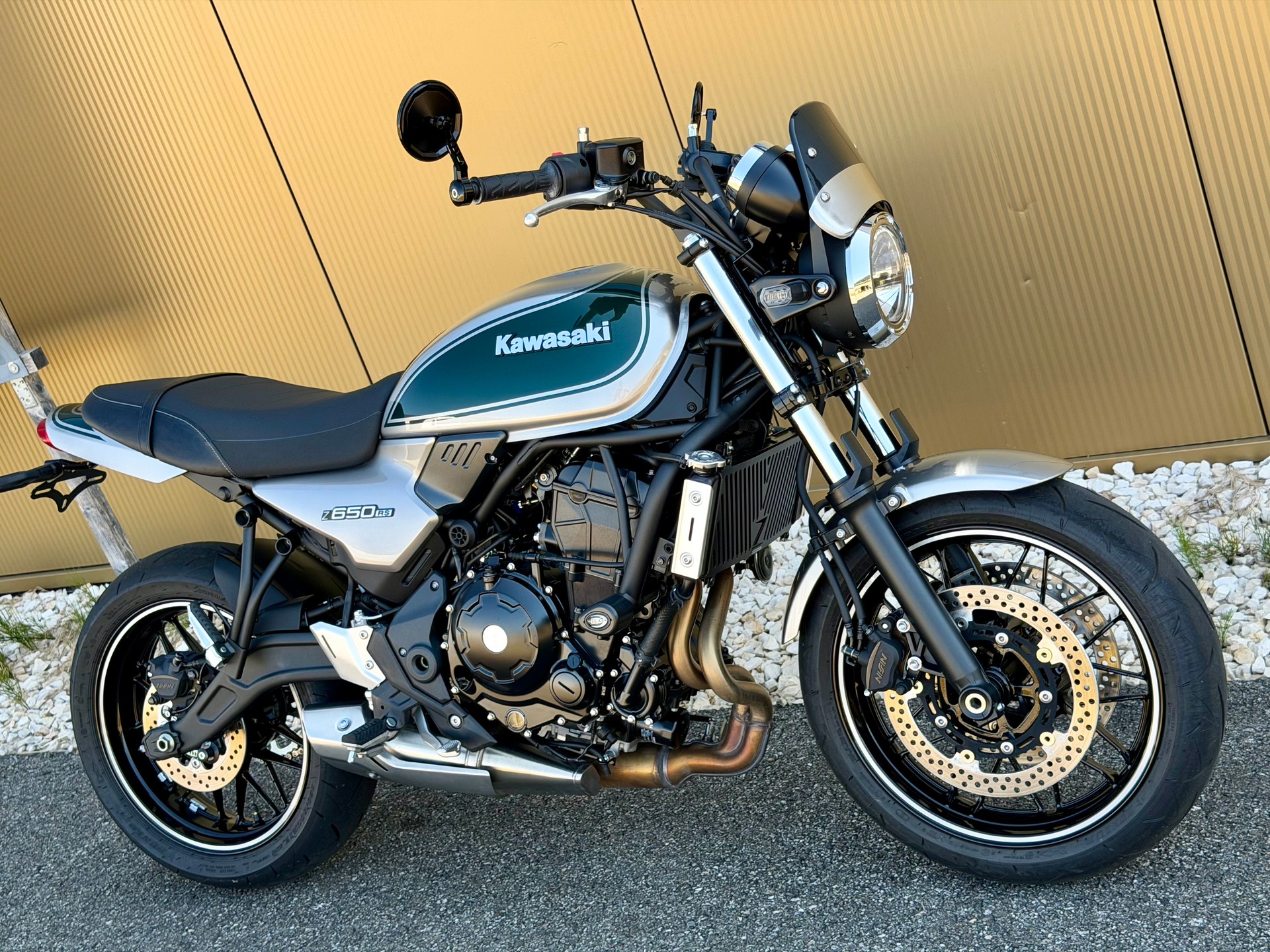 KAWASAKI Z 650 RS-showroom-element-2