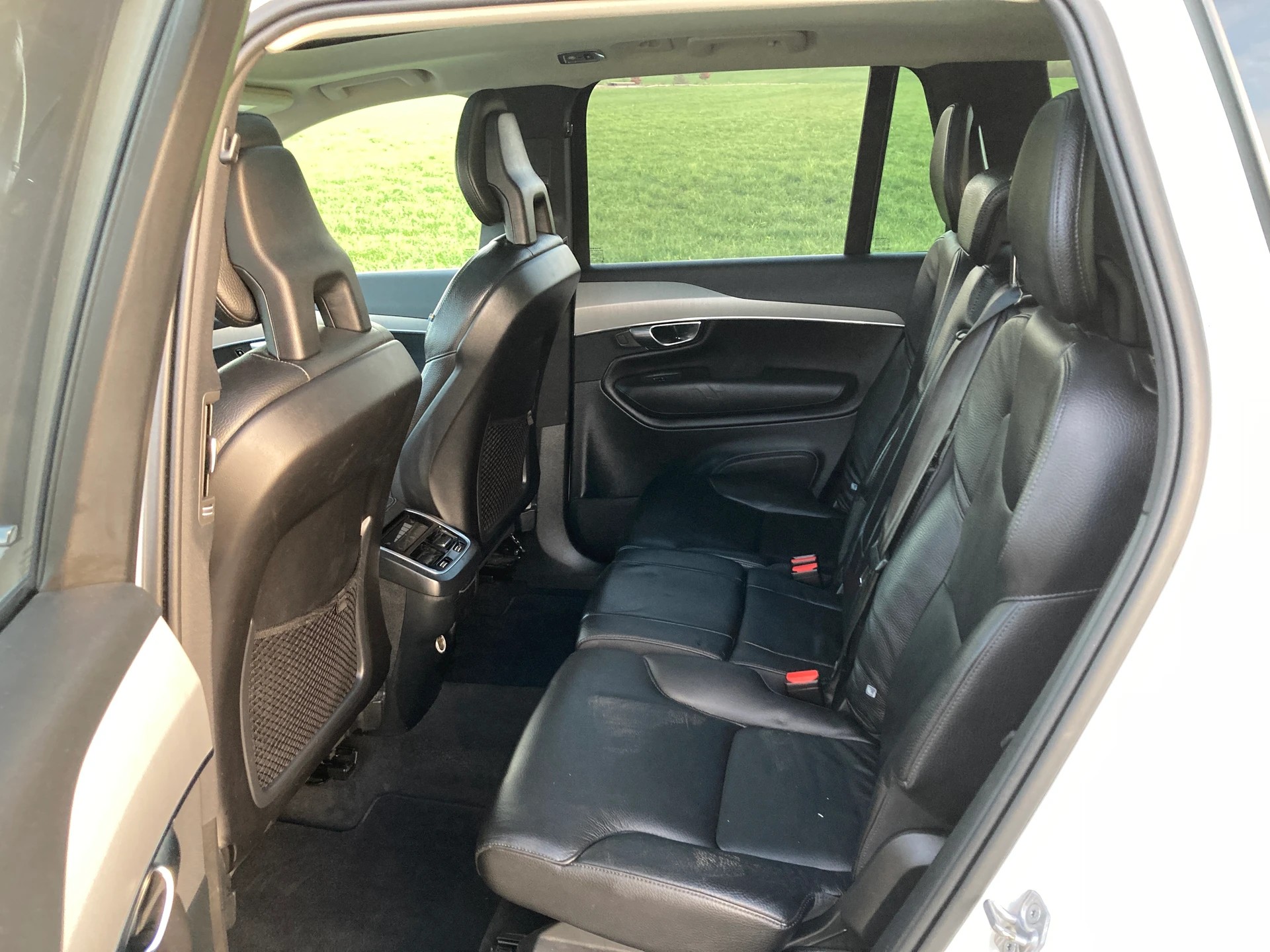 VOLVO XC90 B5 Diesel Mild Hybrid AWD Momentum Geartronic mit Anhängerkupplung-image-8
