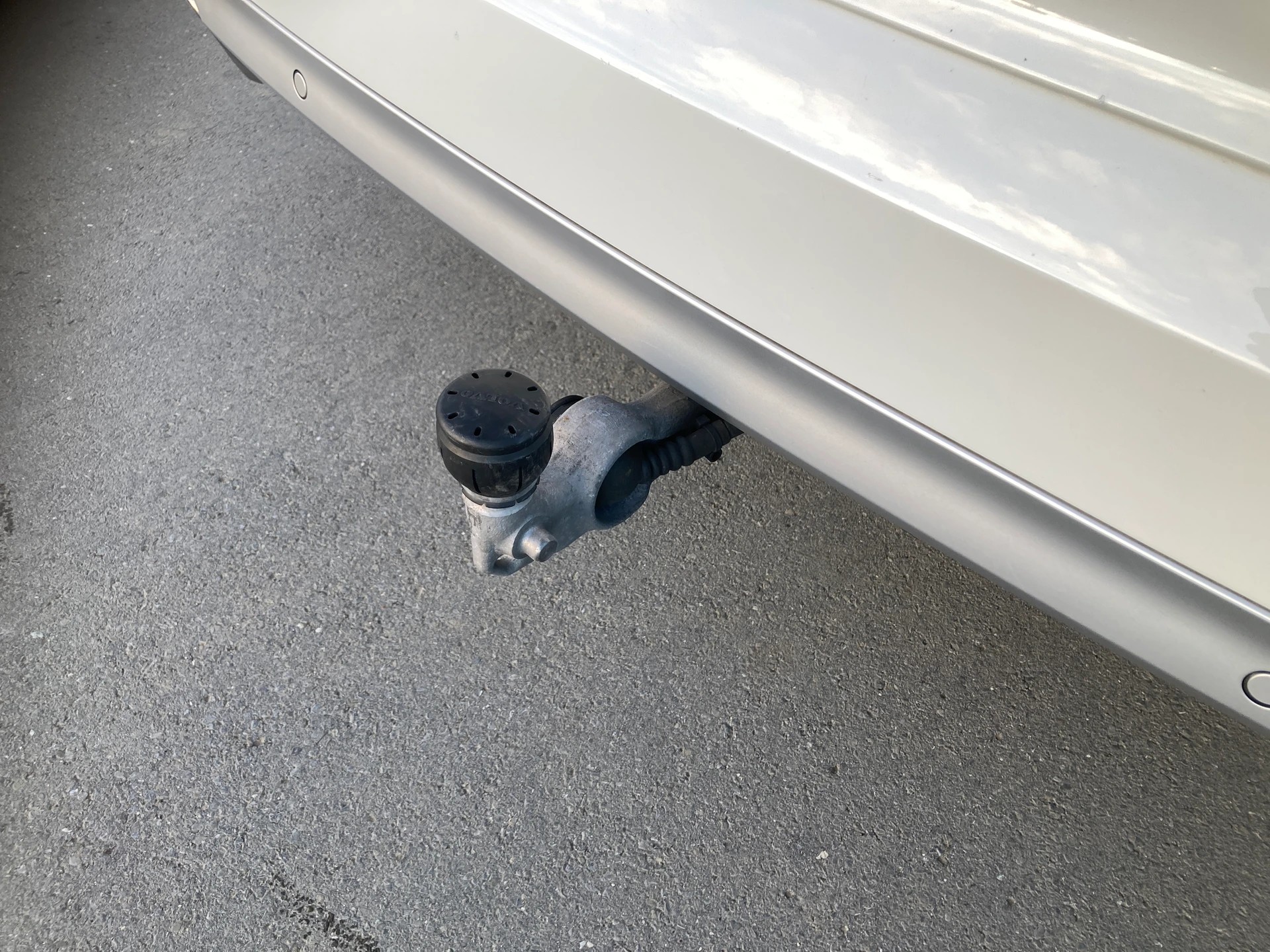 VOLVO XC90 B5 Diesel Mild Hybrid AWD Momentum Geartronic mit Anhängerkupplung-image-6