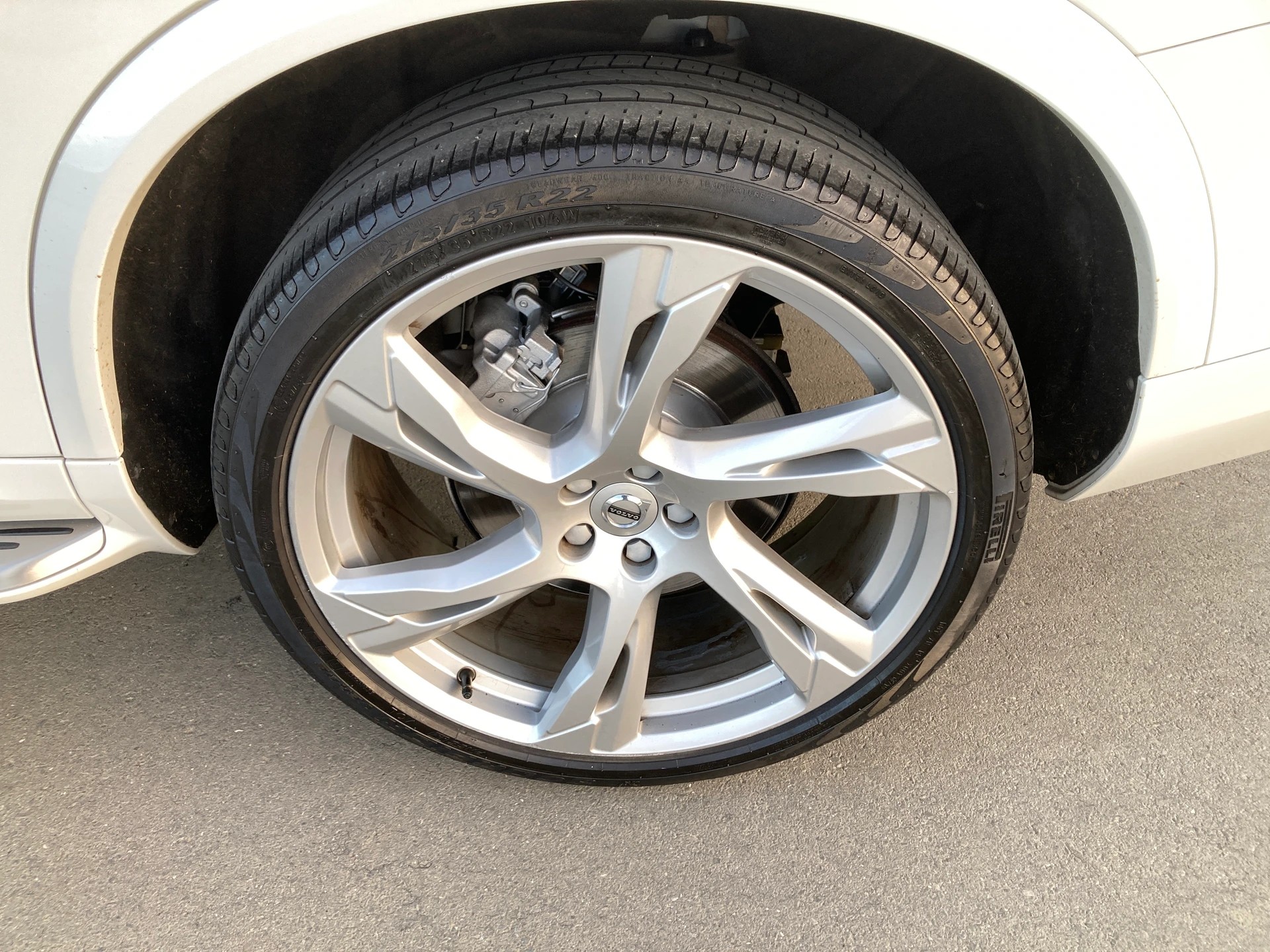 VOLVO XC90 B5 Diesel Mild Hybrid AWD Momentum Geartronic mit Anhängerkupplung-image-7