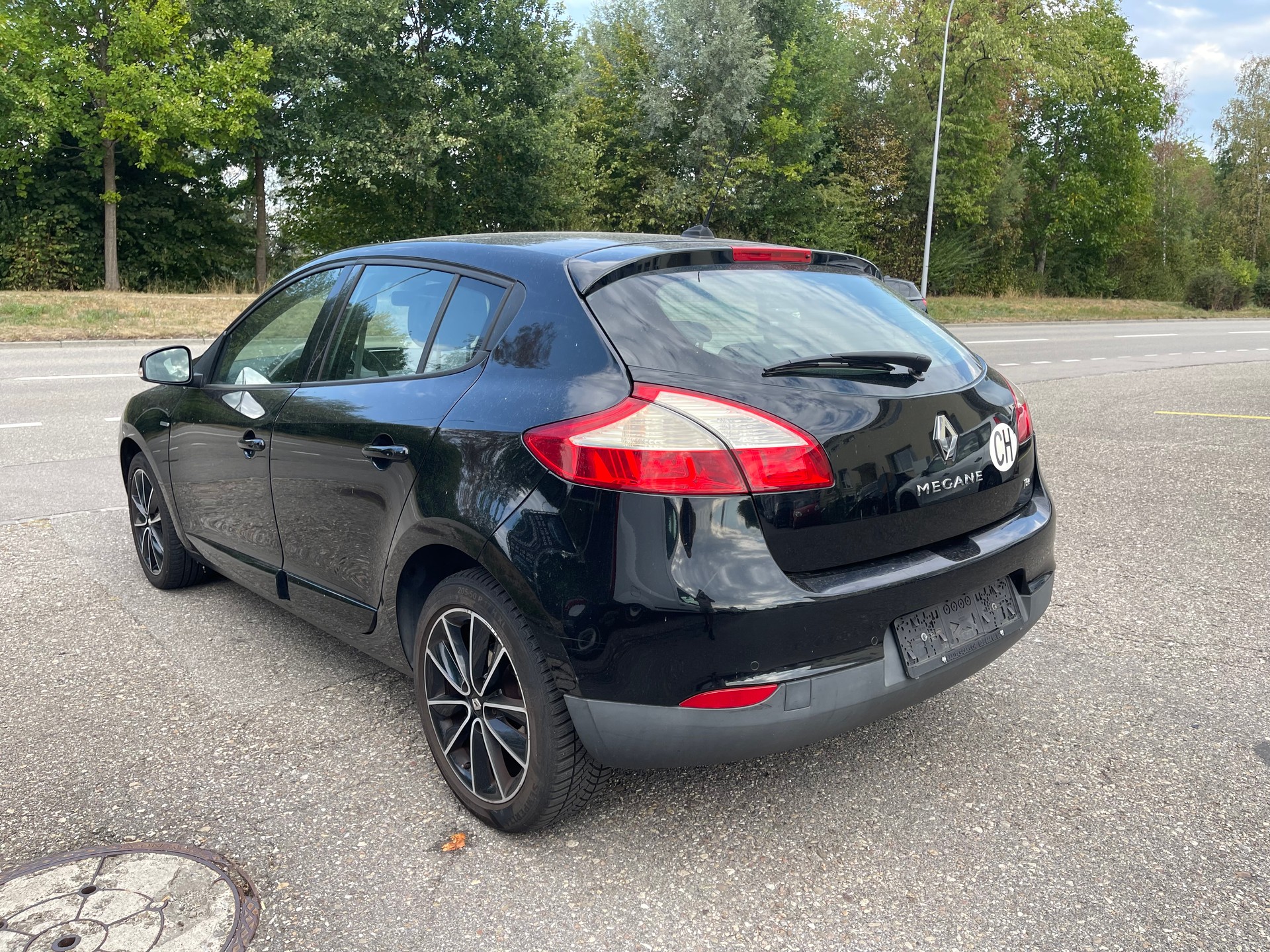 RENAULT Mégane 1.4 16V Turbo Bose-image-2