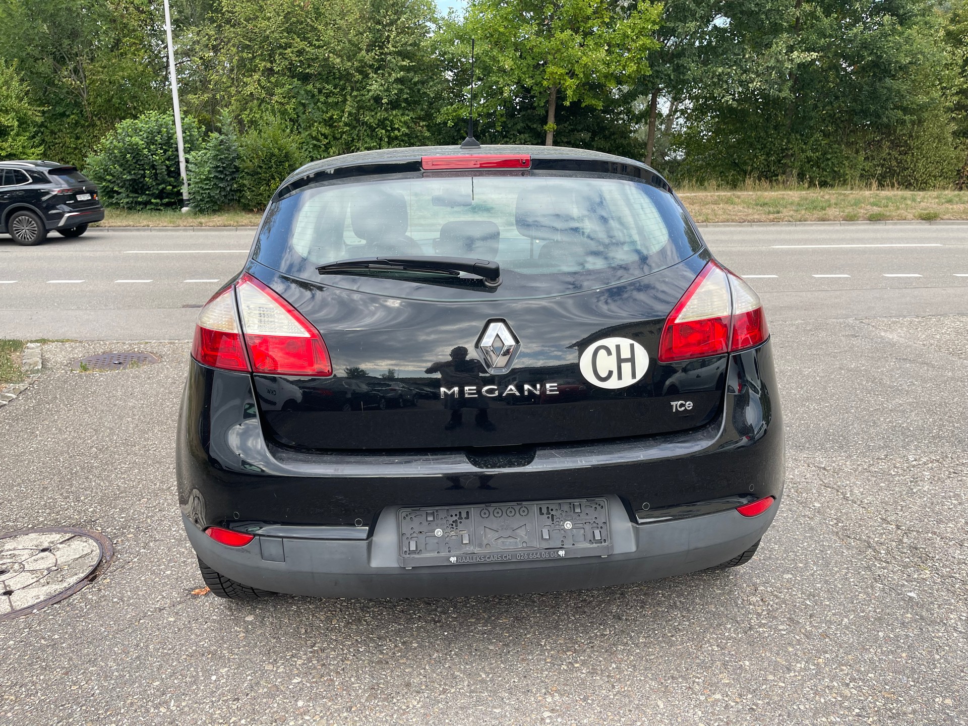 RENAULT Mégane 1.4 16V Turbo Bose-image-3