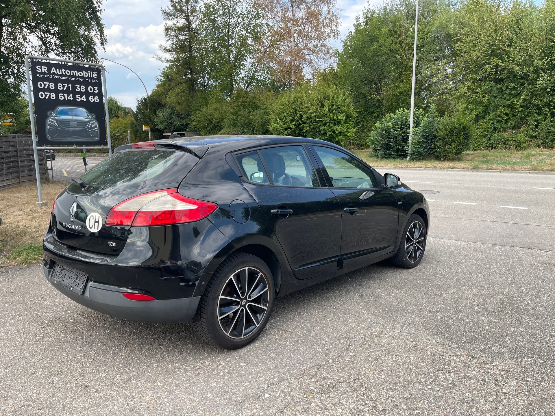 RENAULT Mégane 1.4 16V Turbo Bose-image-4