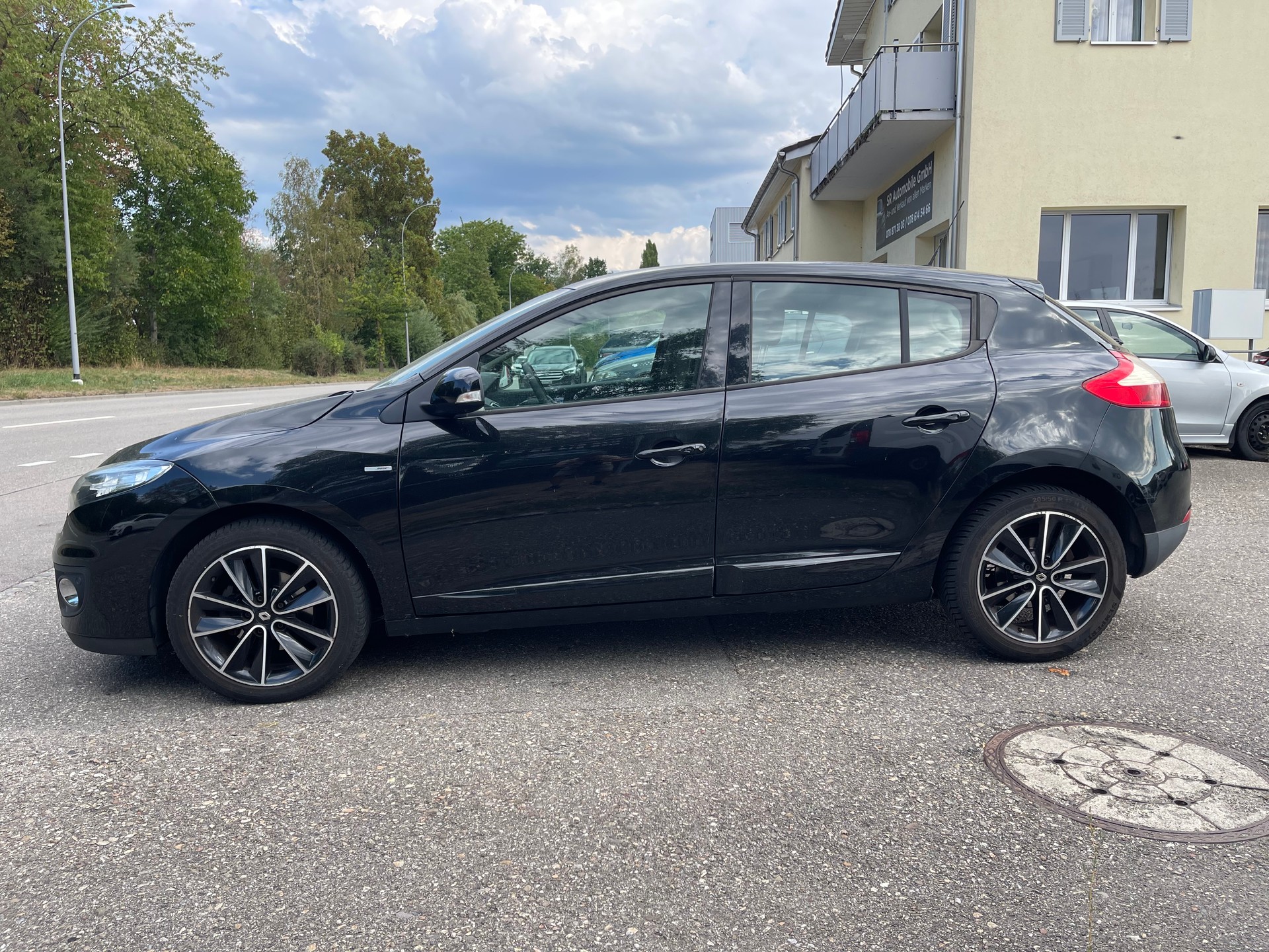 RENAULT Mégane 1.4 16V Turbo Bose-image-1