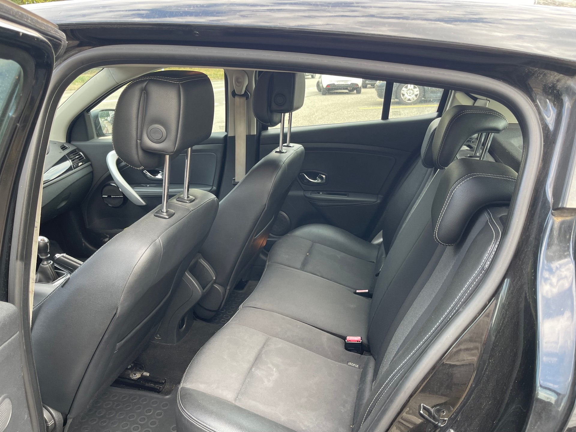 RENAULT Mégane 1.4 16V Turbo Bose-image-8