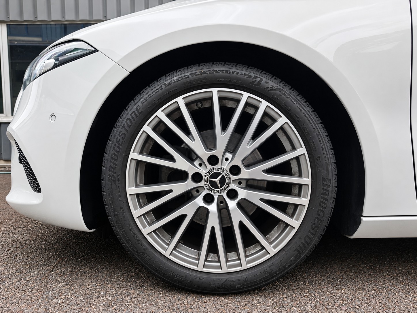 MERCEDES-BENZ A 180 Progressive * CH FAHRZEUG *-image-22