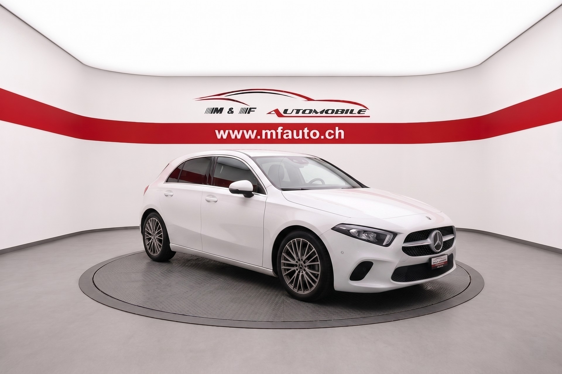 MERCEDES-BENZ A 180 Progressive * CH FAHRZEUG *-image-1