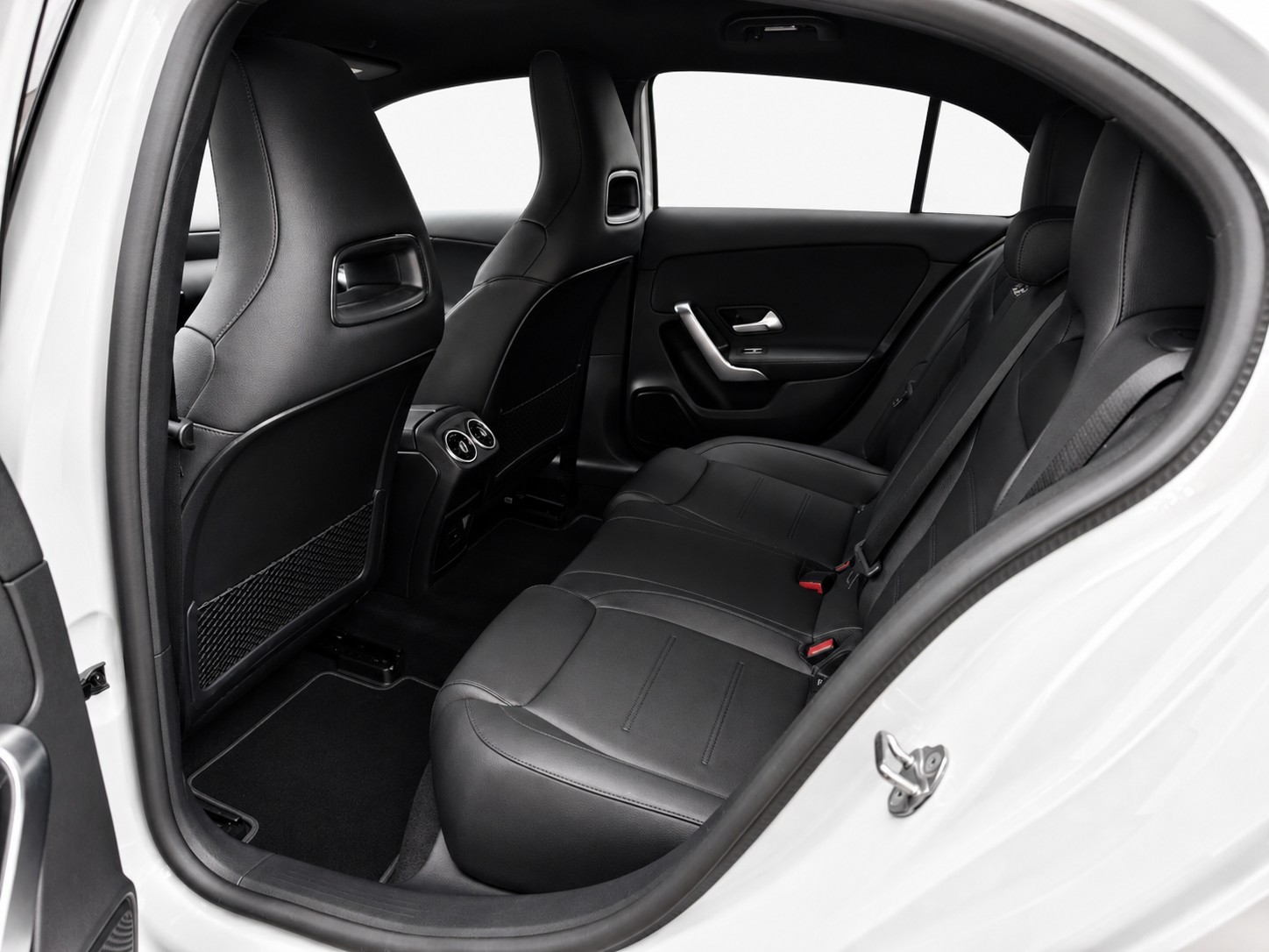 MERCEDES-BENZ A 180 Progressive * CH FAHRZEUG *-image-15