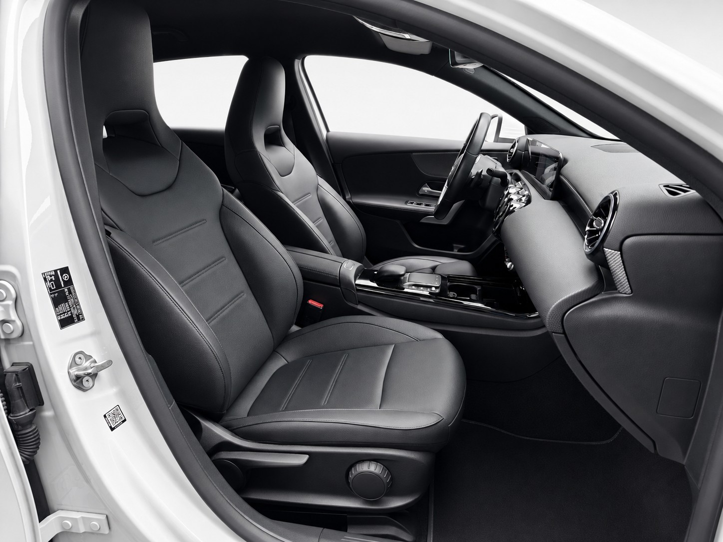 MERCEDES-BENZ A 180 Progressive * CH FAHRZEUG *-image-10