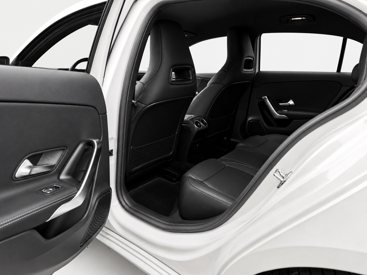 MERCEDES-BENZ A 180 Progressive * CH FAHRZEUG *-image-19