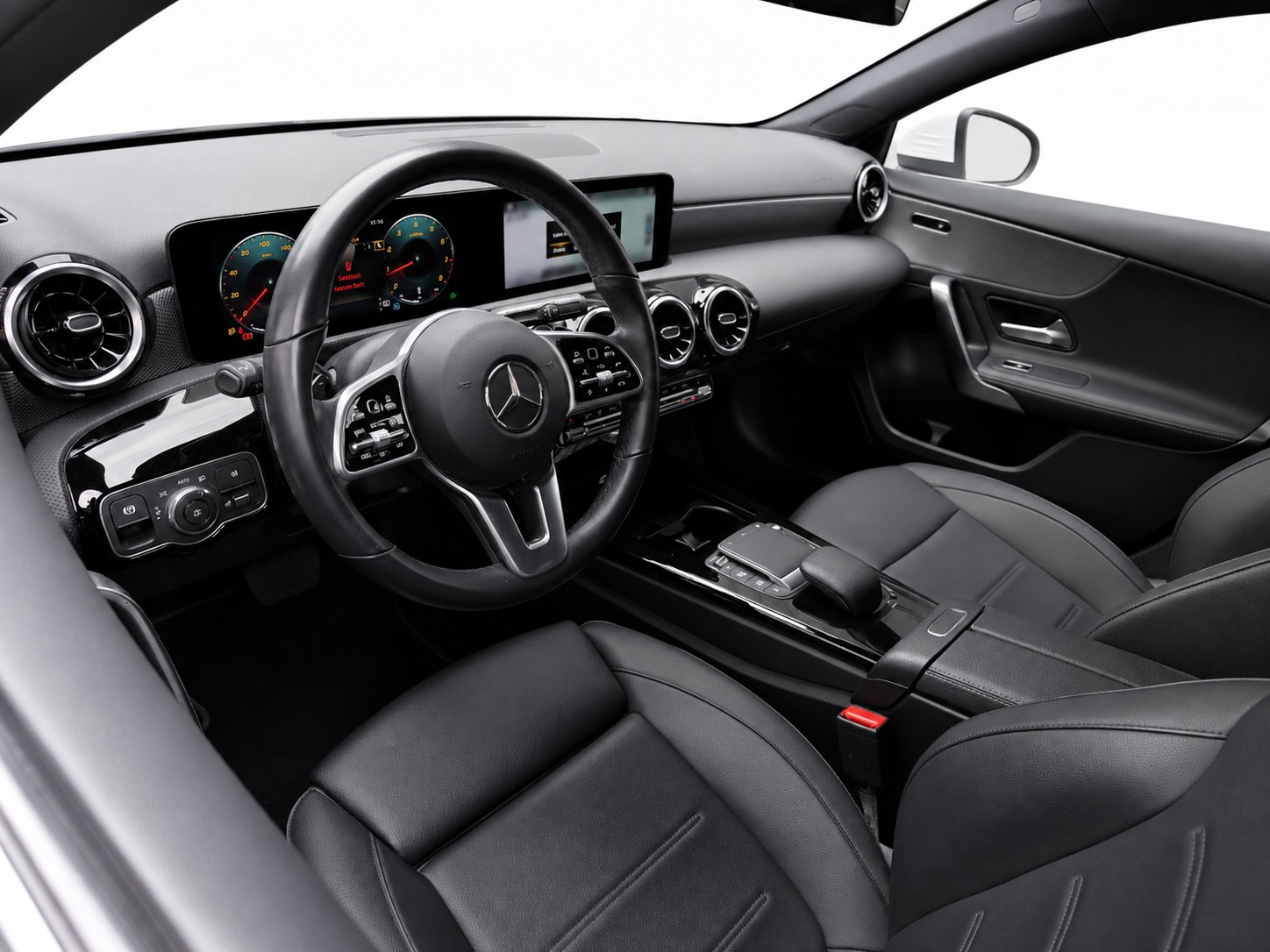MERCEDES-BENZ A 180 Progressive * CH FAHRZEUG *-image-14