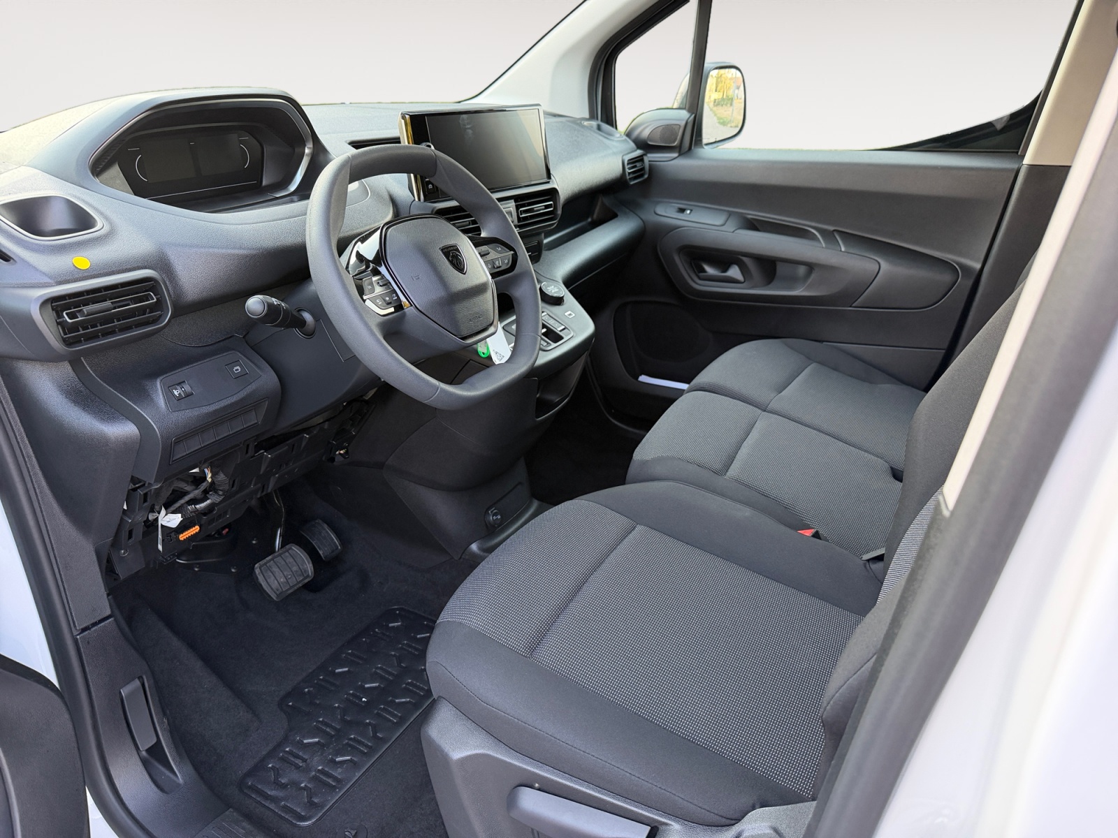 PEUGEOT Partner 1.5 Blue HDi Standard 1000kg 4x4 EAT8-image-6