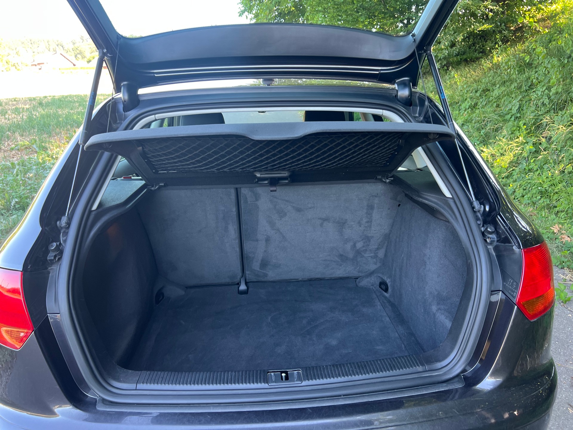 AUDI A3 Sportback 2.0 Turbo FSI Attraction-image-13